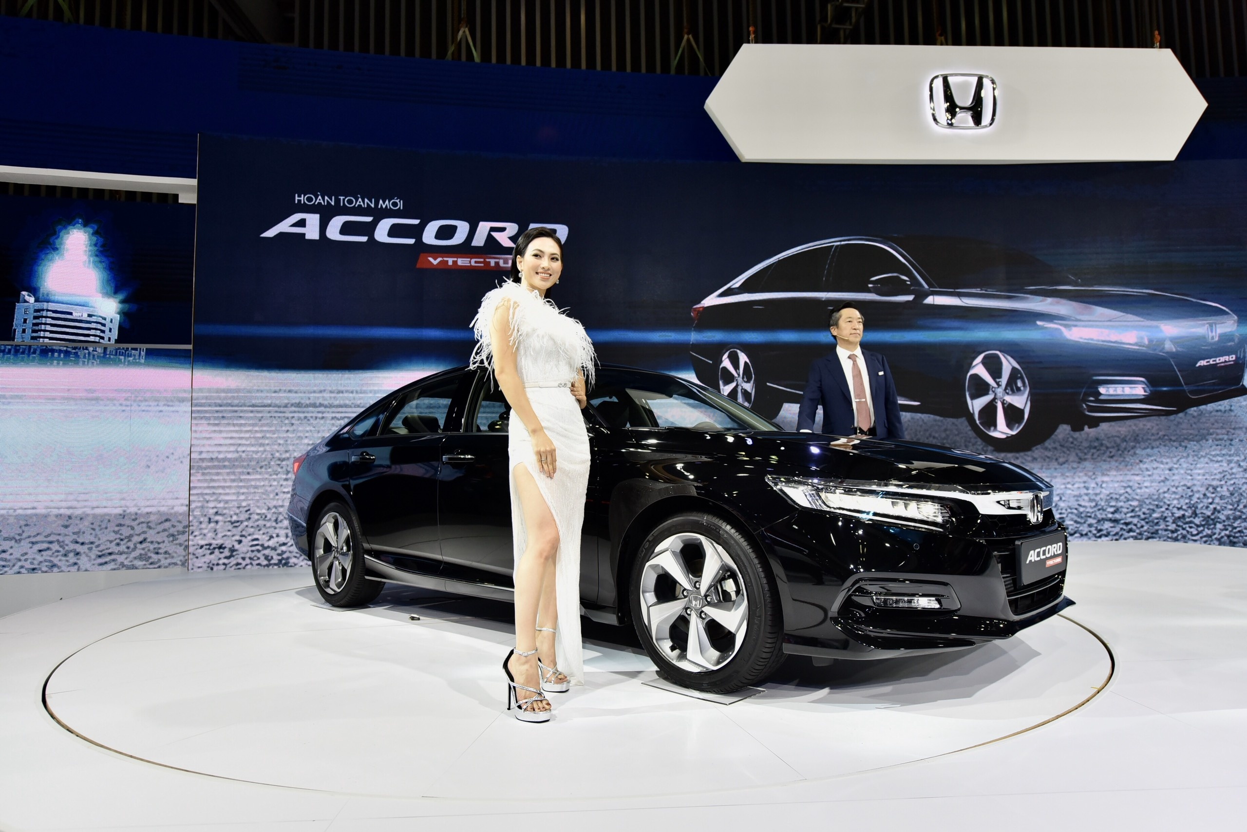 gia xe Honda Accord anh 3
