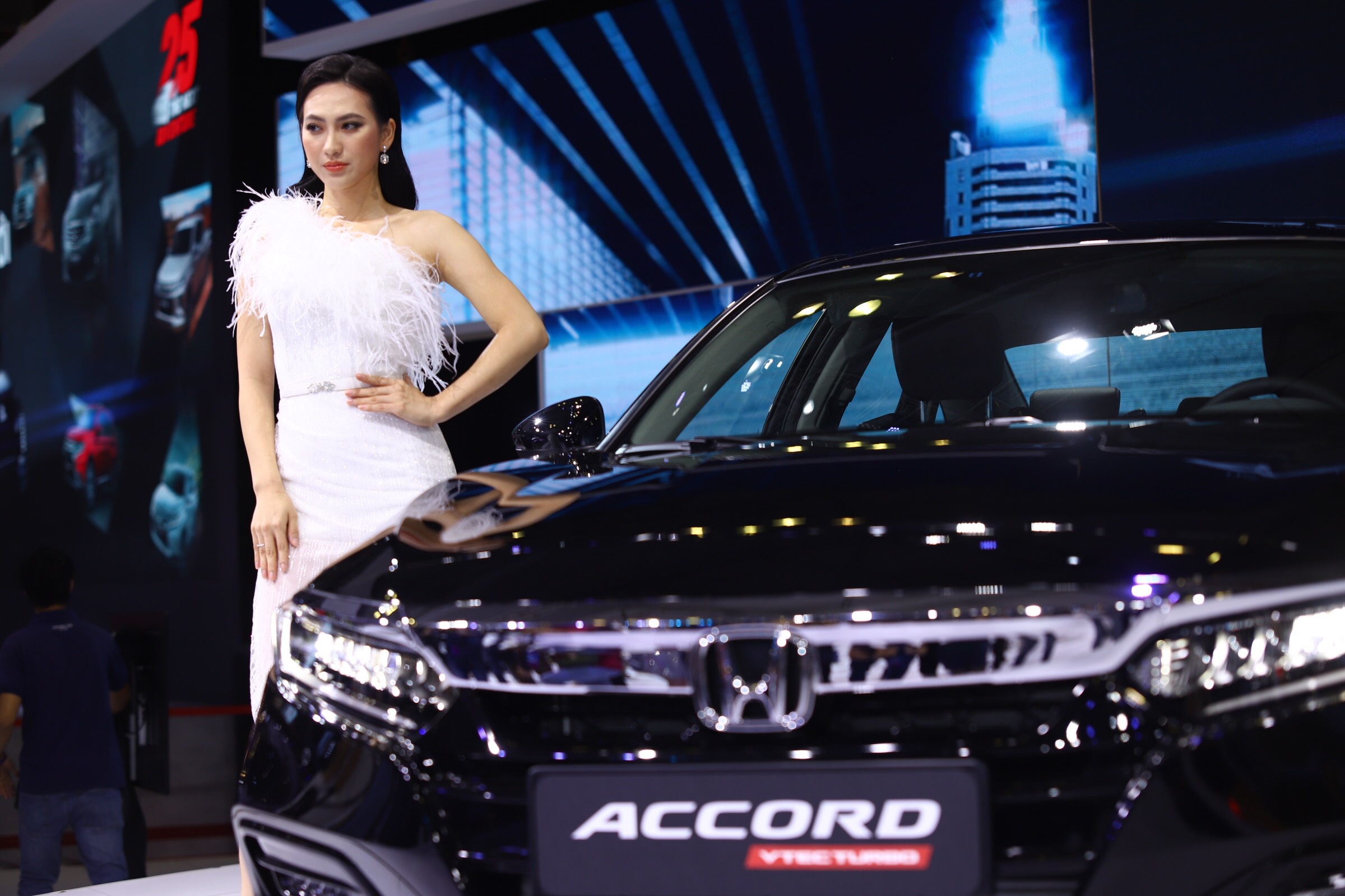 gia xe Honda Accord anh 5