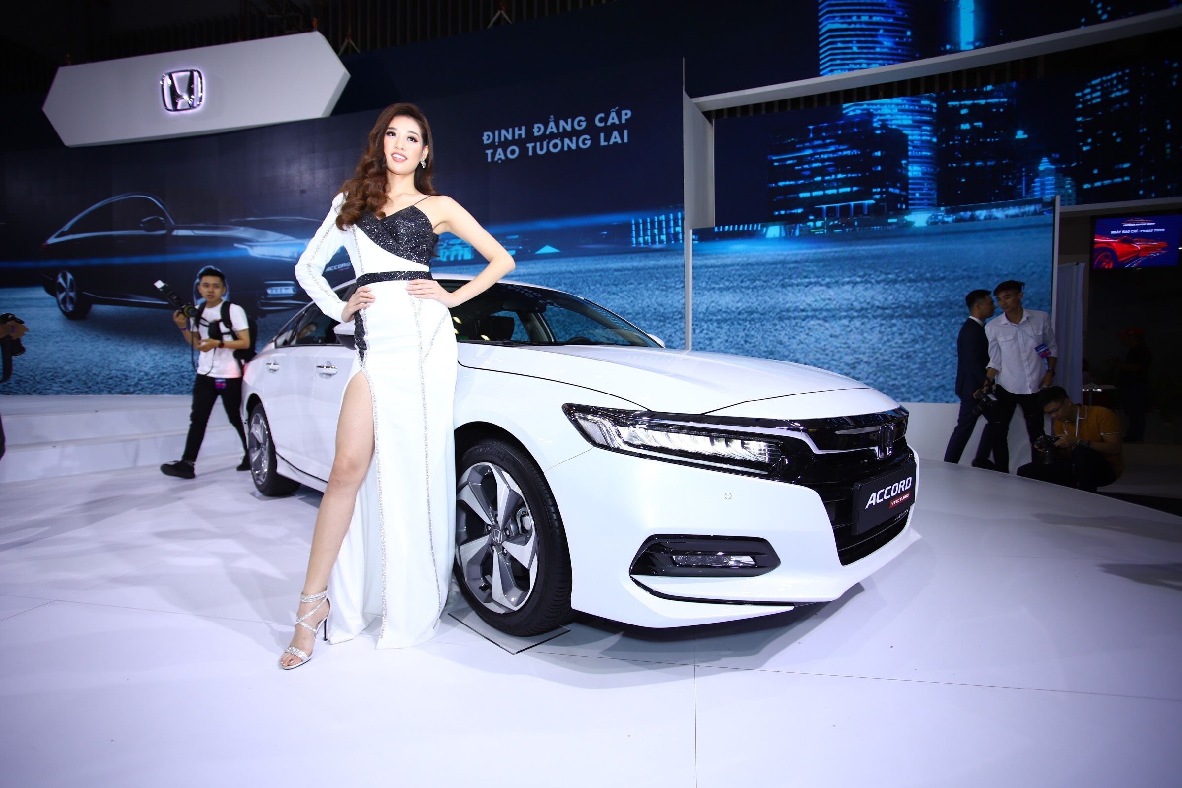 gia xe Honda Accord anh 4
