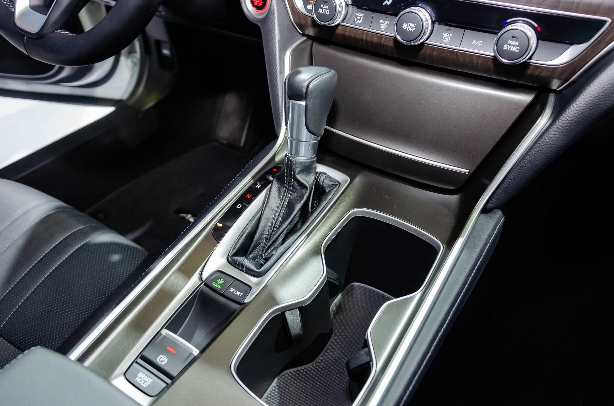 mua camry hay Accord anh 17