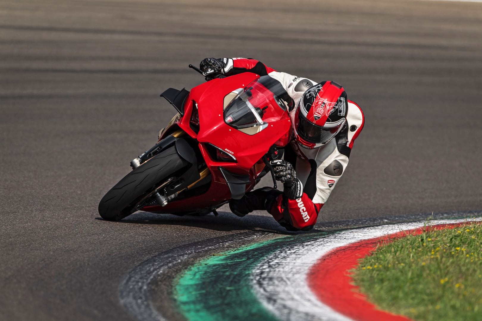 gia xe moto 1000 cc anh 7