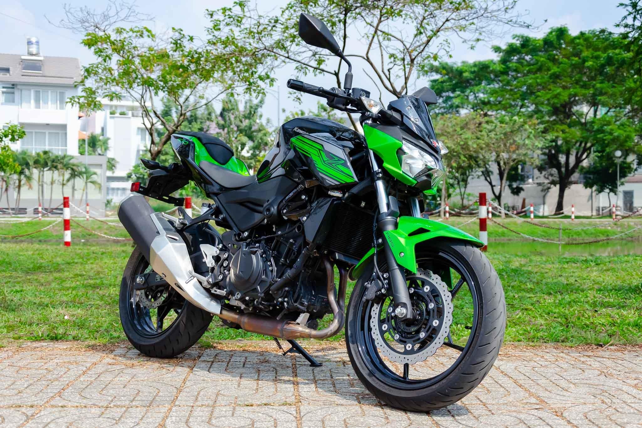Kawasaki Z400 2019 ve Viet Nam gia 149 trieu, canh tranh Honda CB300R hinh anh