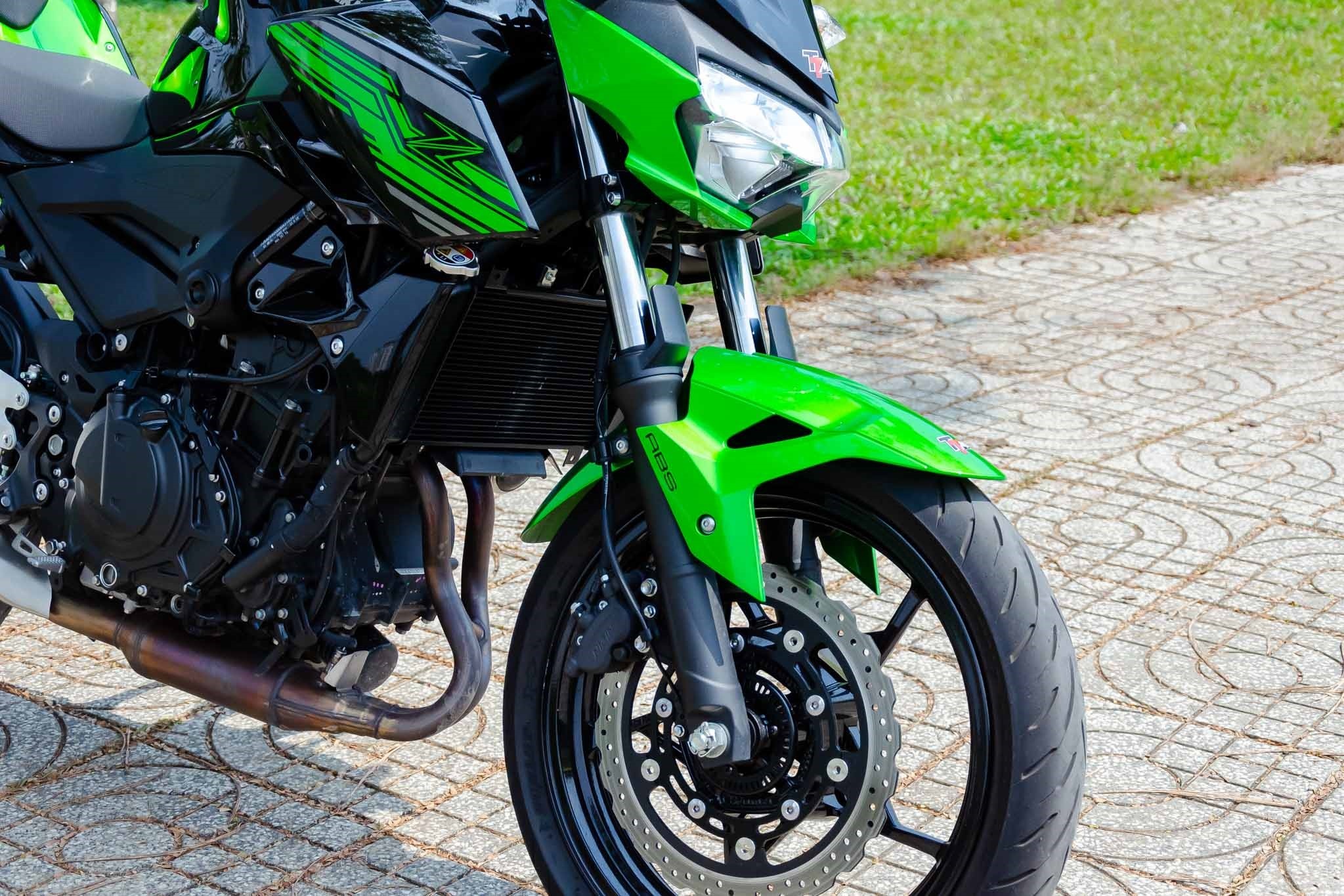 gia xe Kawasaki z400 anh 13