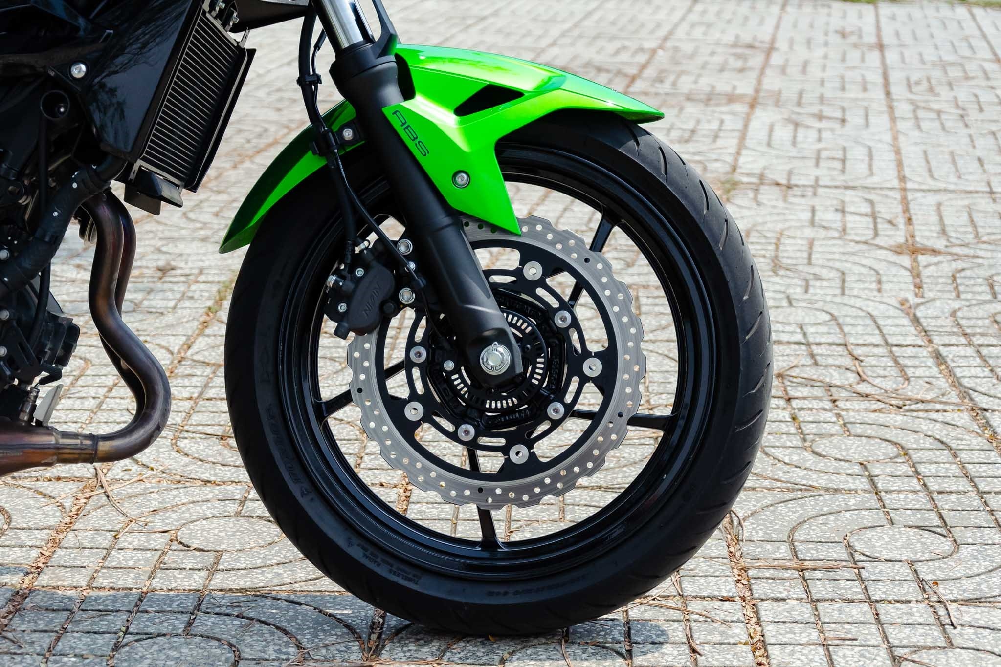 gia xe Kawasaki z400 anh 7