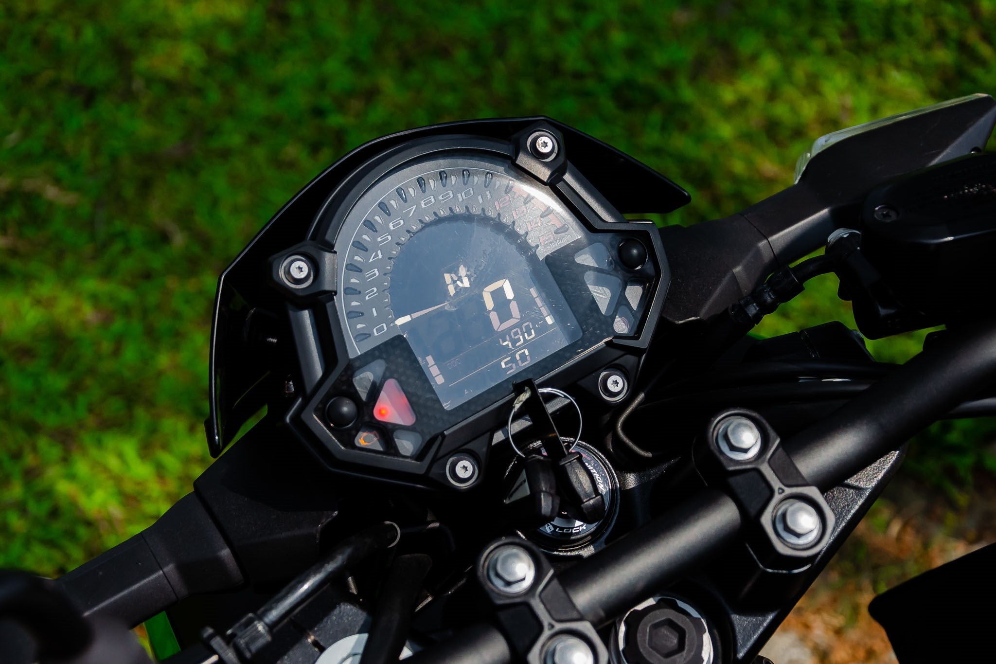 gia xe Kawasaki z400 anh 10