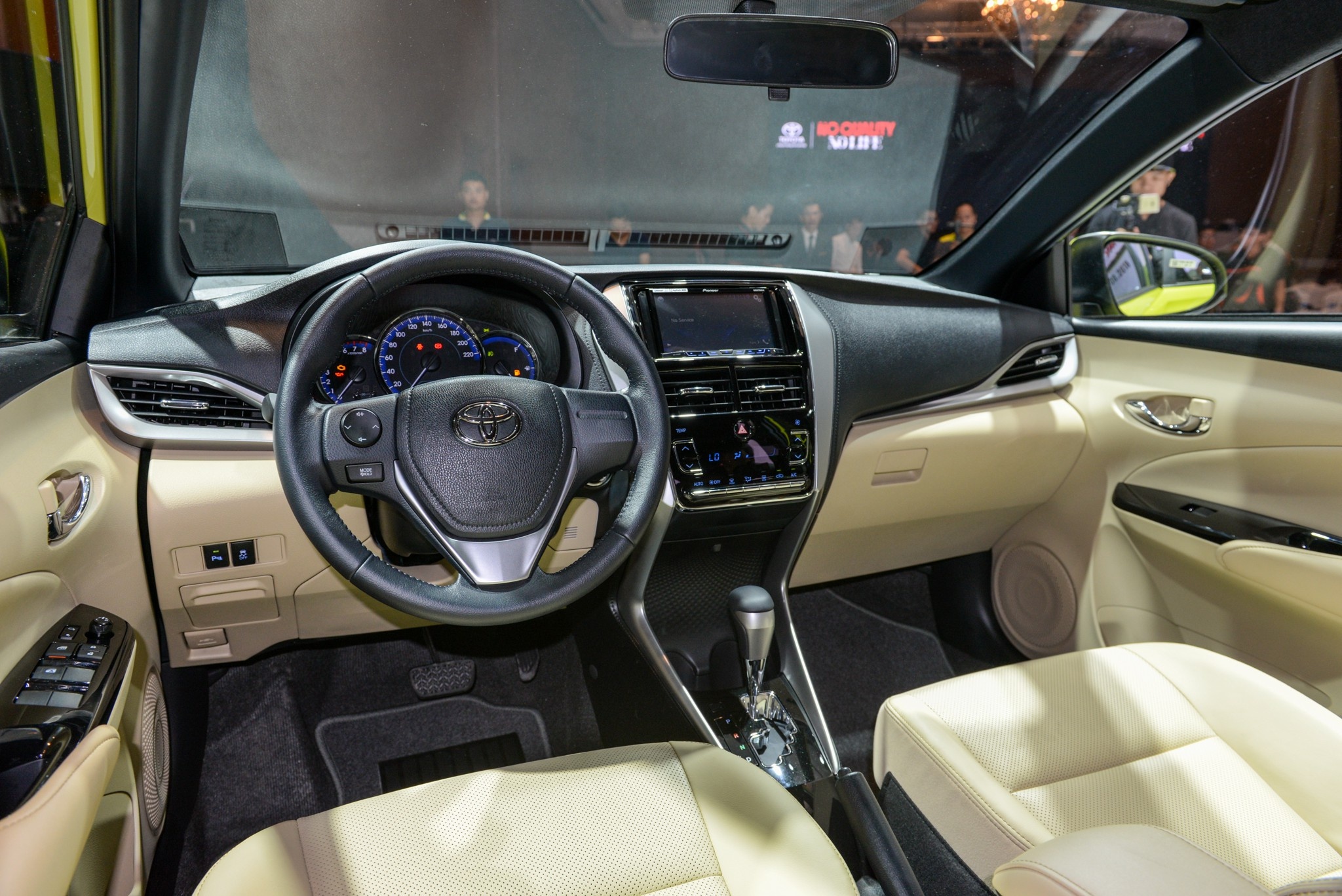 giá xe hatchback ảnh 8 gia xe hatchback anh 8