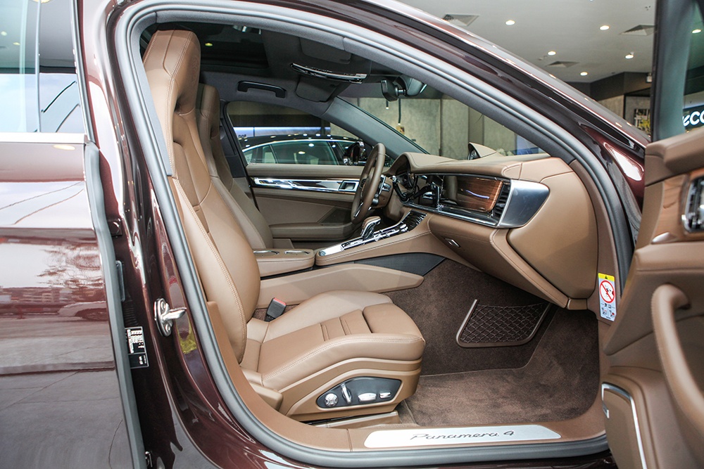 gia xe Porsche Panamera anh 9