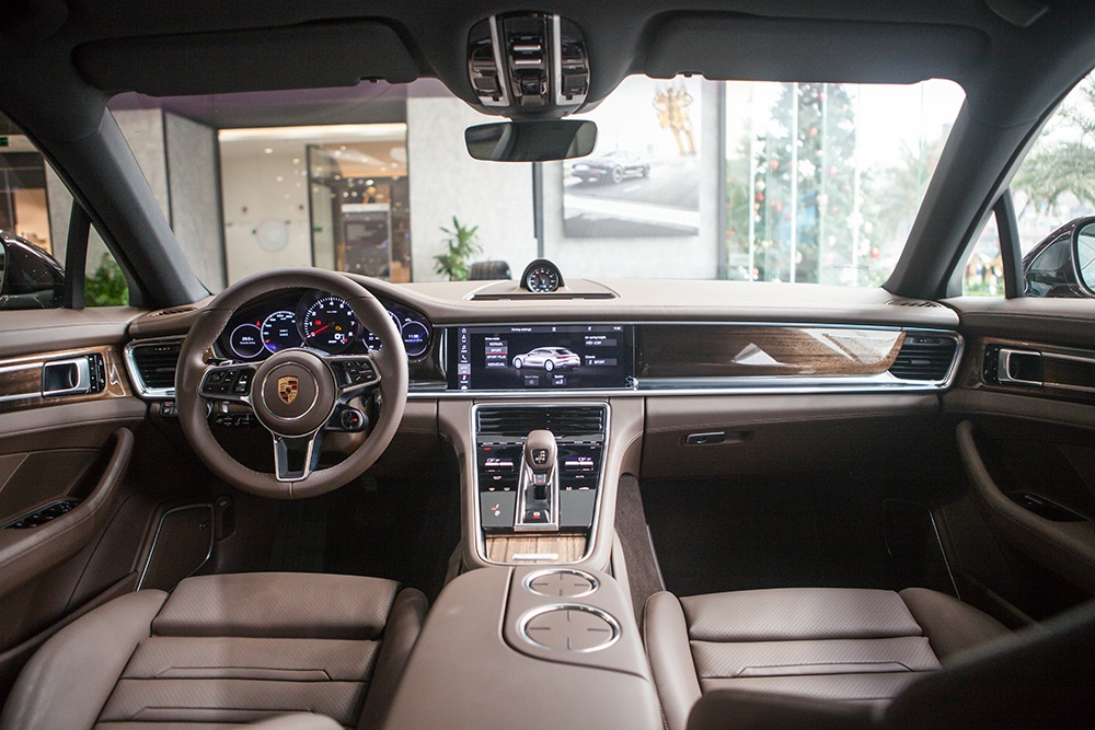 gia xe Porsche Panamera anh 8