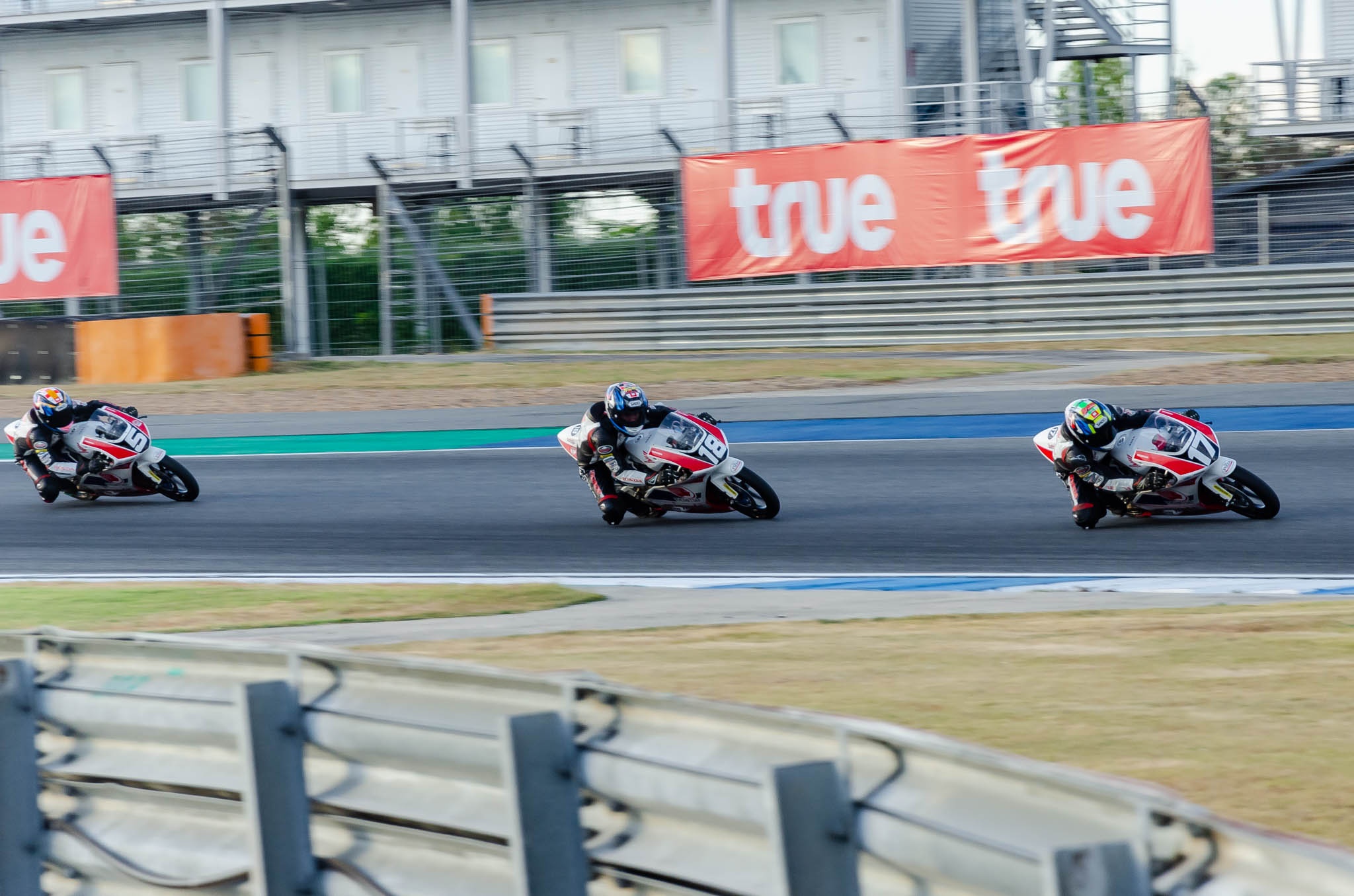 dua xe the thao anh 6