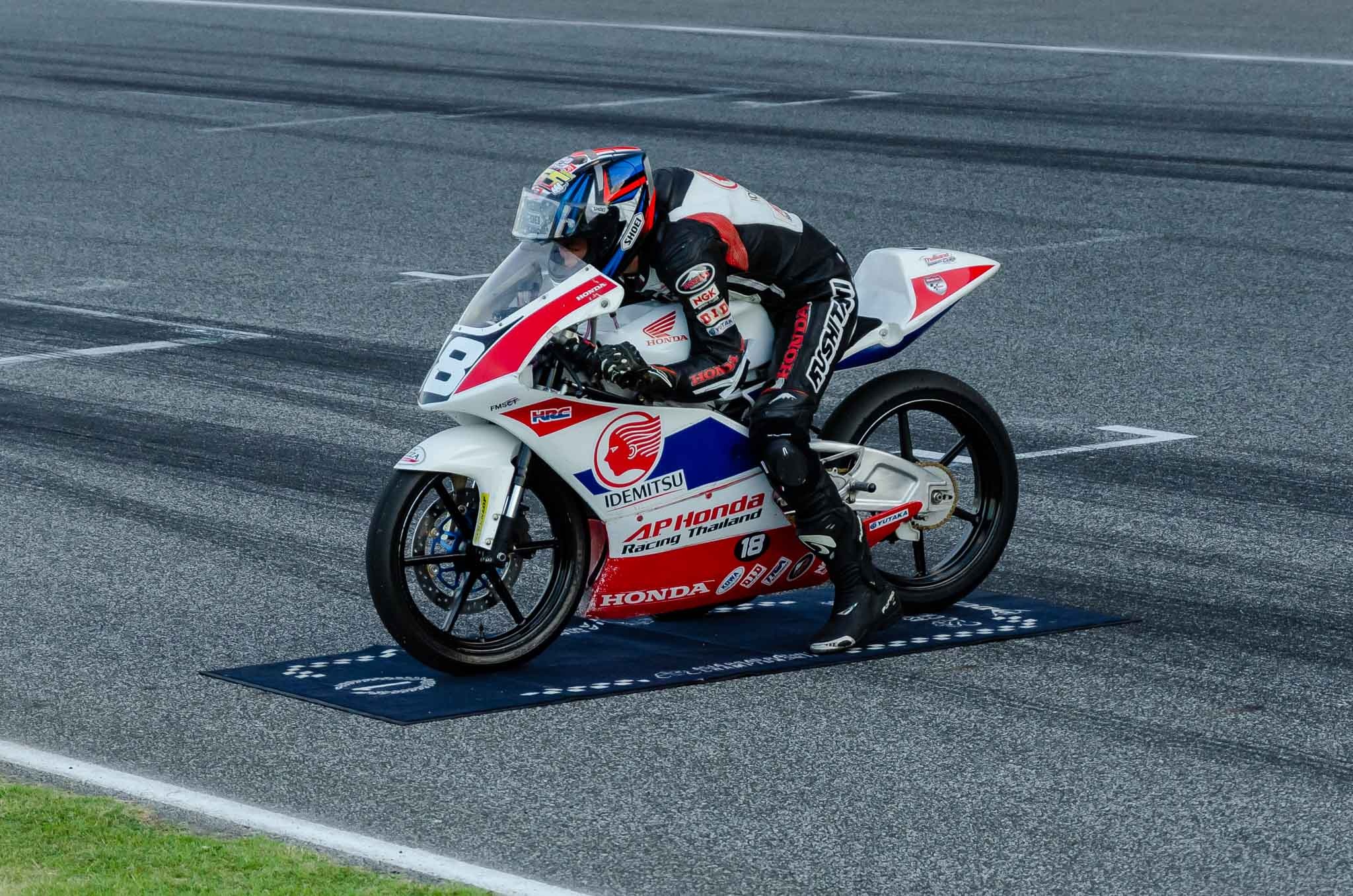 dua xe the thao anh 9