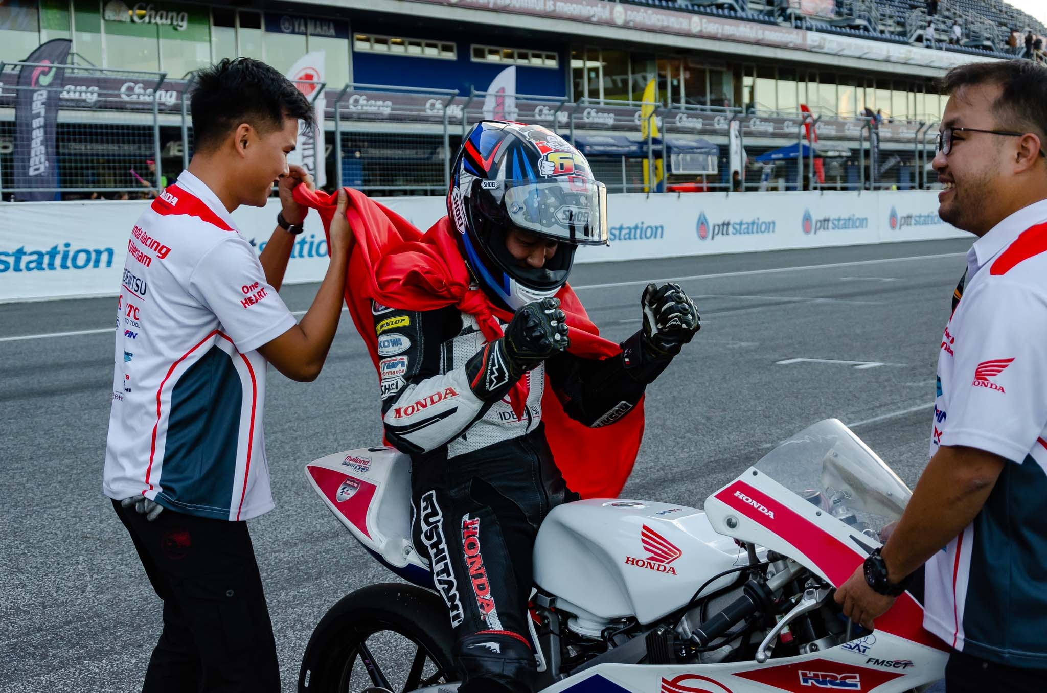 dua xe the thao anh 10