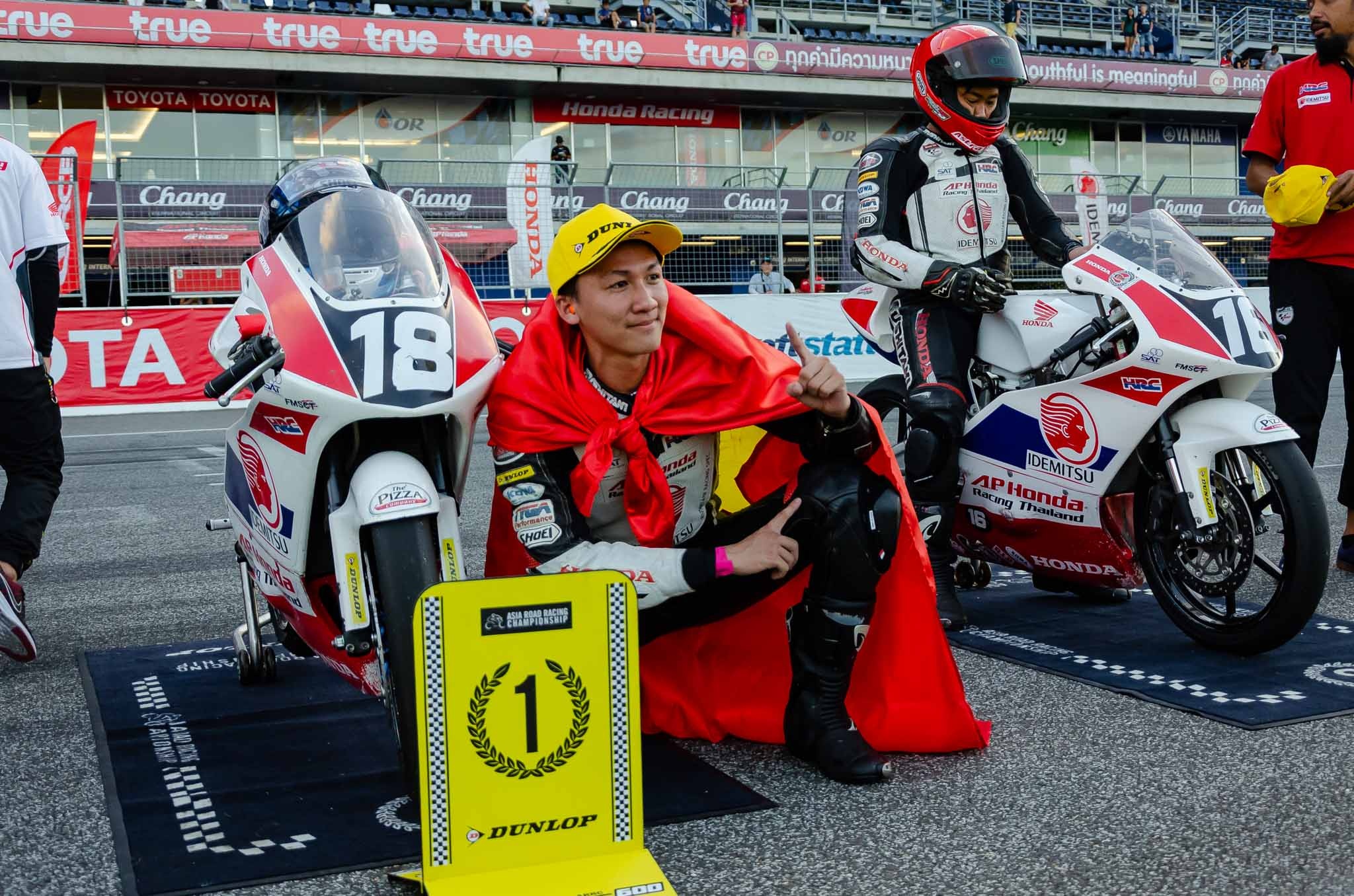 dua xe the thao anh 11