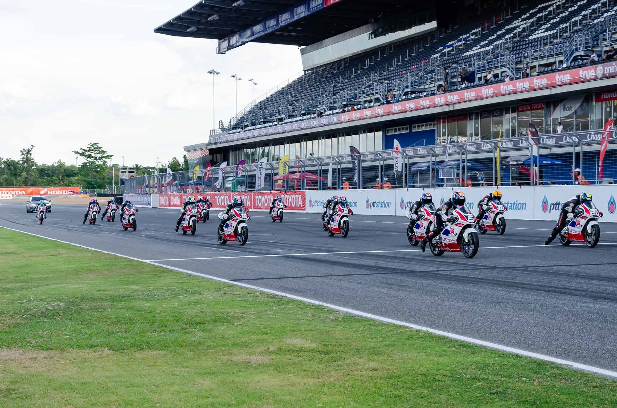 dua xe the thao anh 3