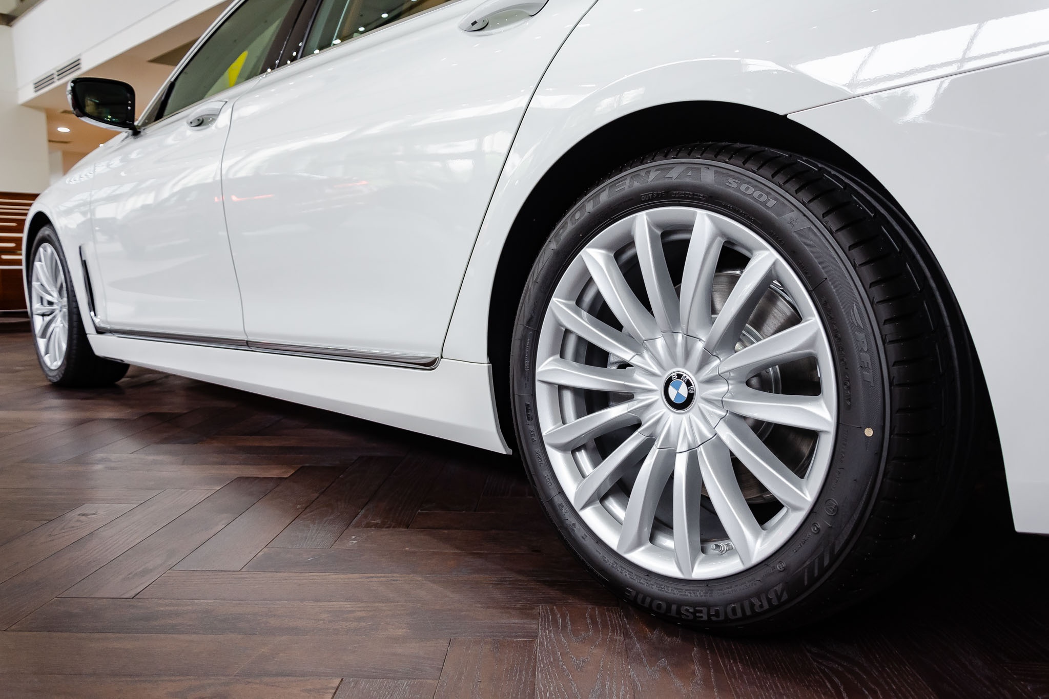 gia xe bmw 740li anh 10