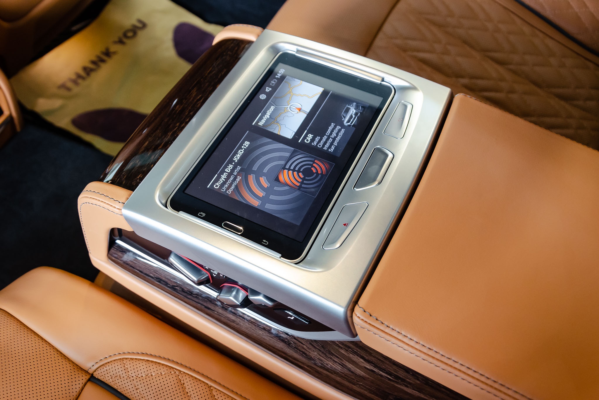 gia xe bmw 740li anh 23