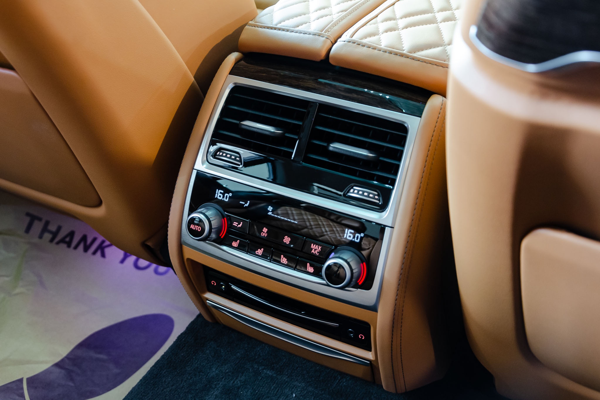 gia xe bmw 740li anh 26