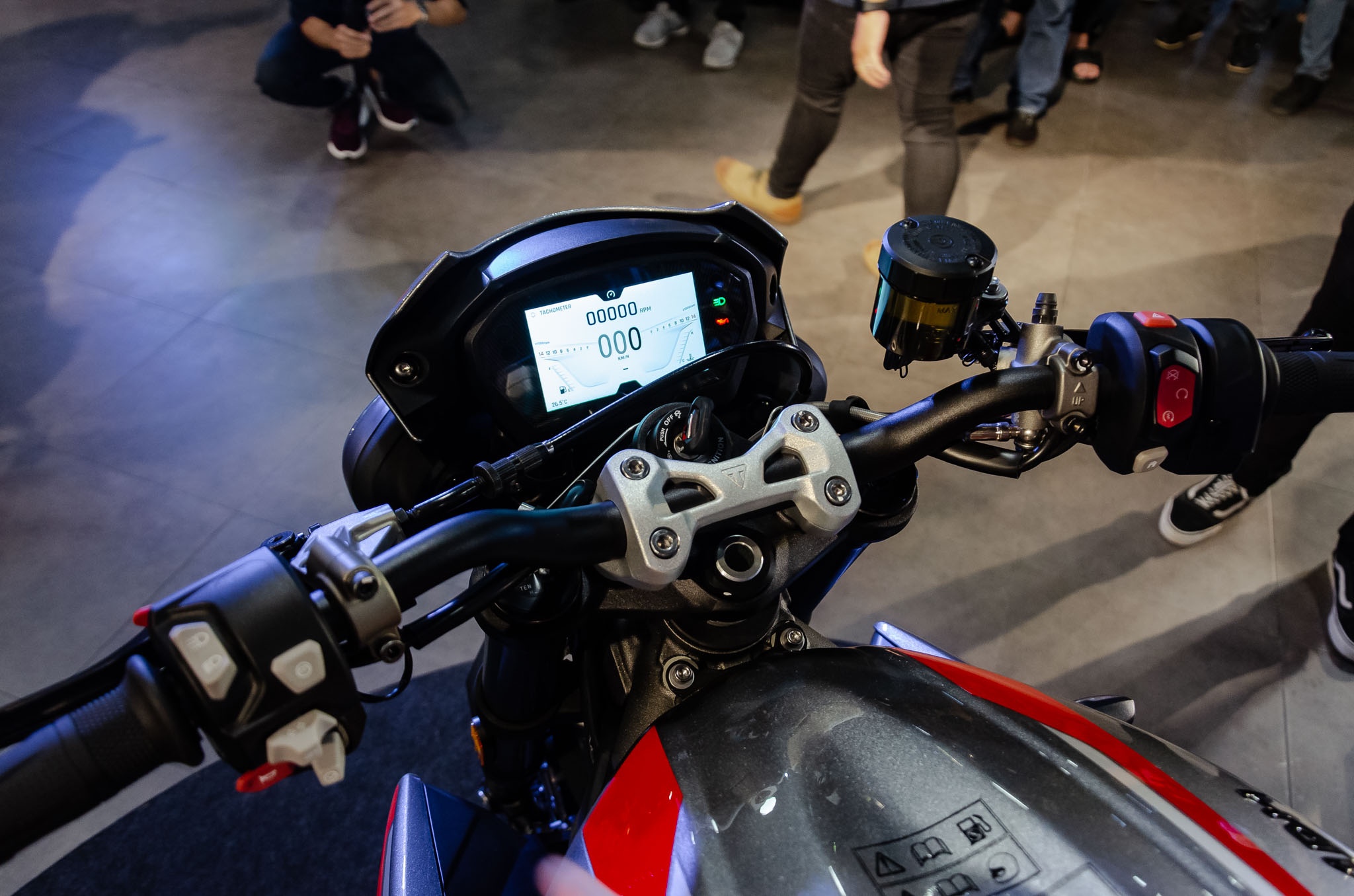 gia xe Triumph anh 9