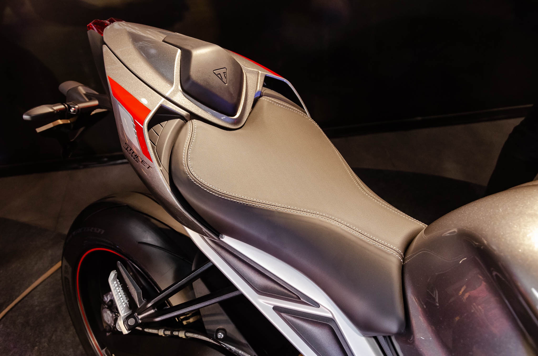 gia xe Triumph anh 11