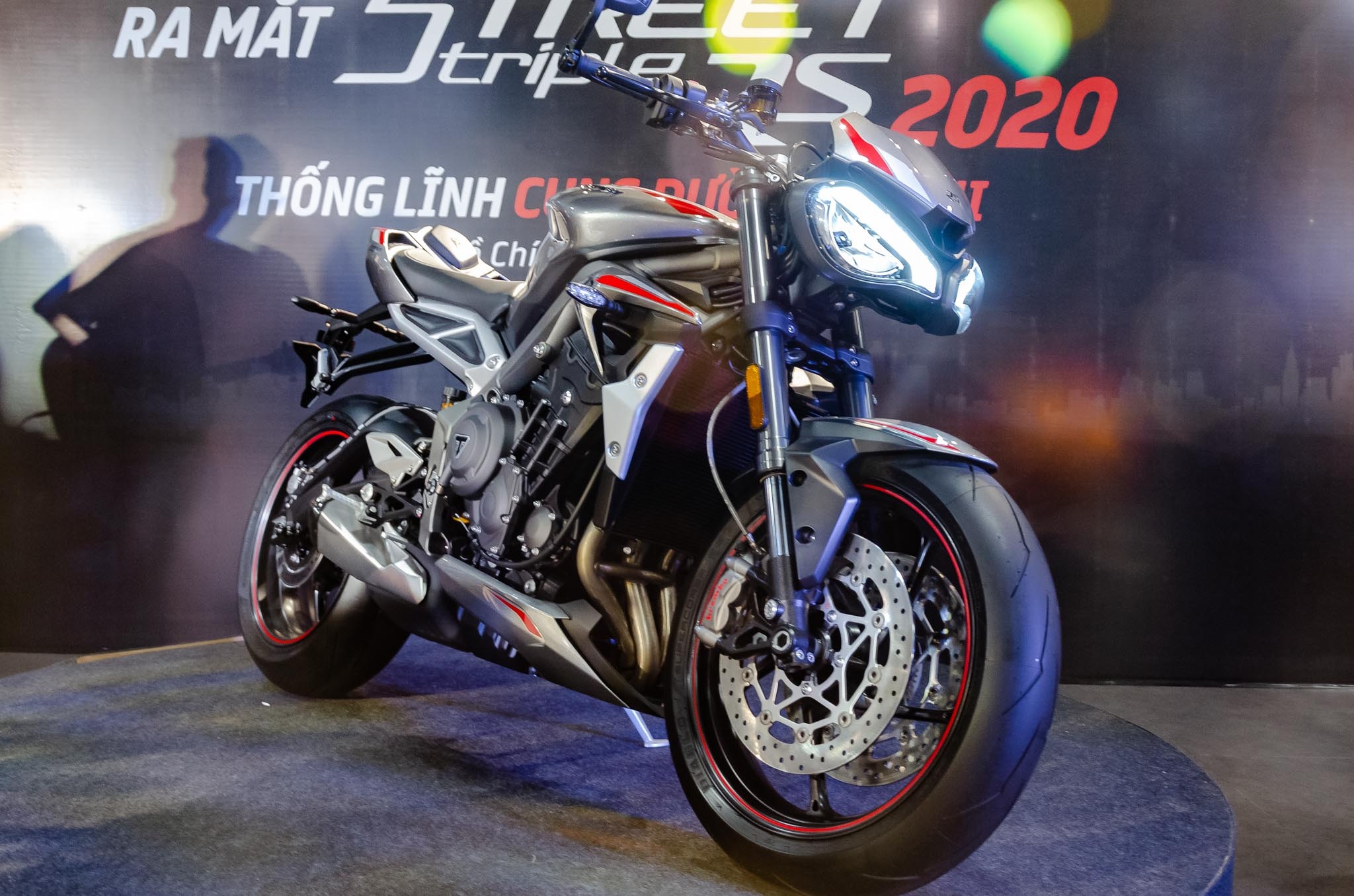 gia xe Triumph anh 1