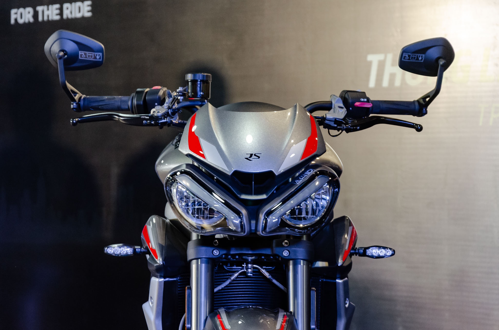 gia xe Triumph anh 3