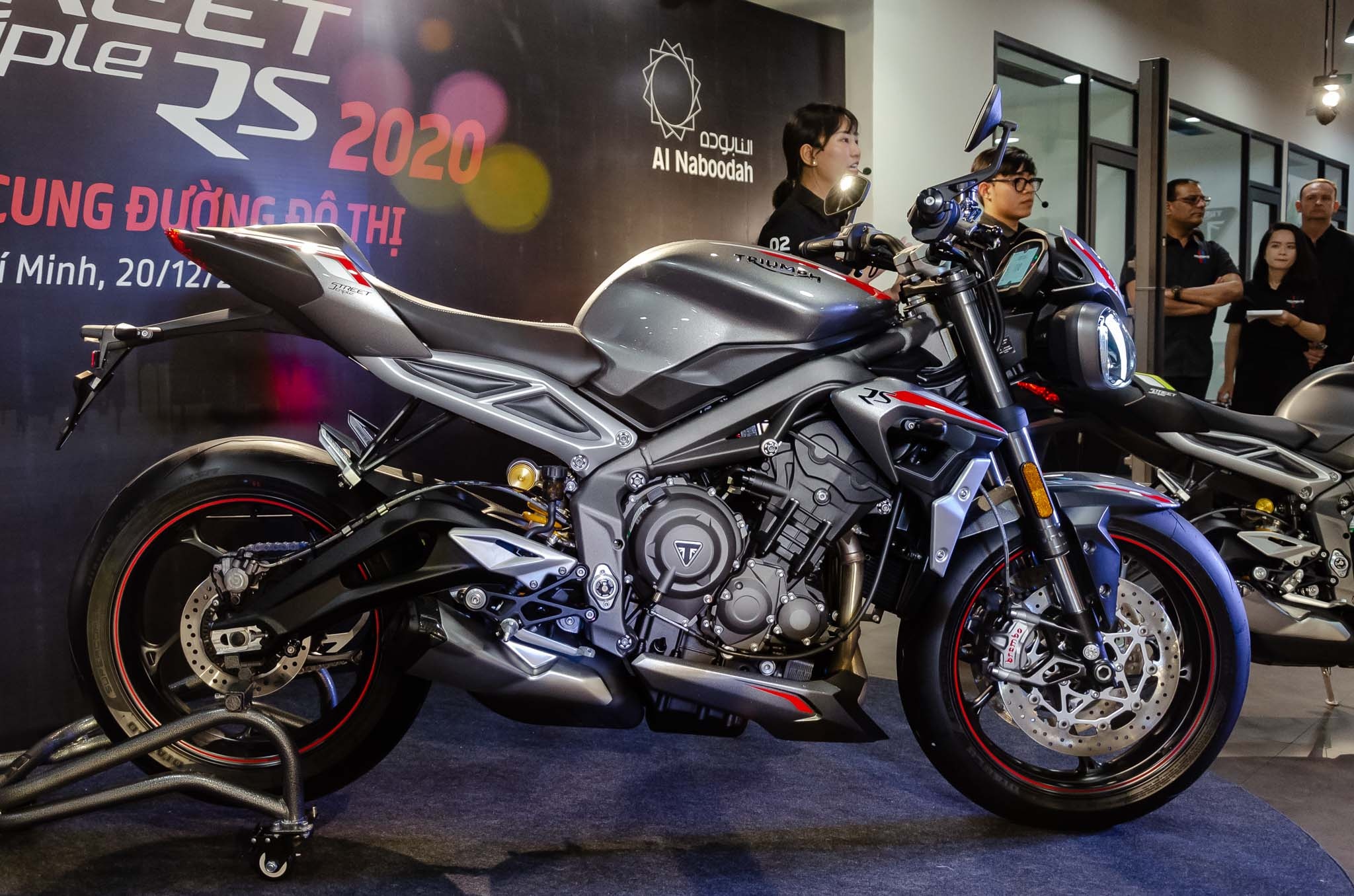 gia xe Triumph anh 4