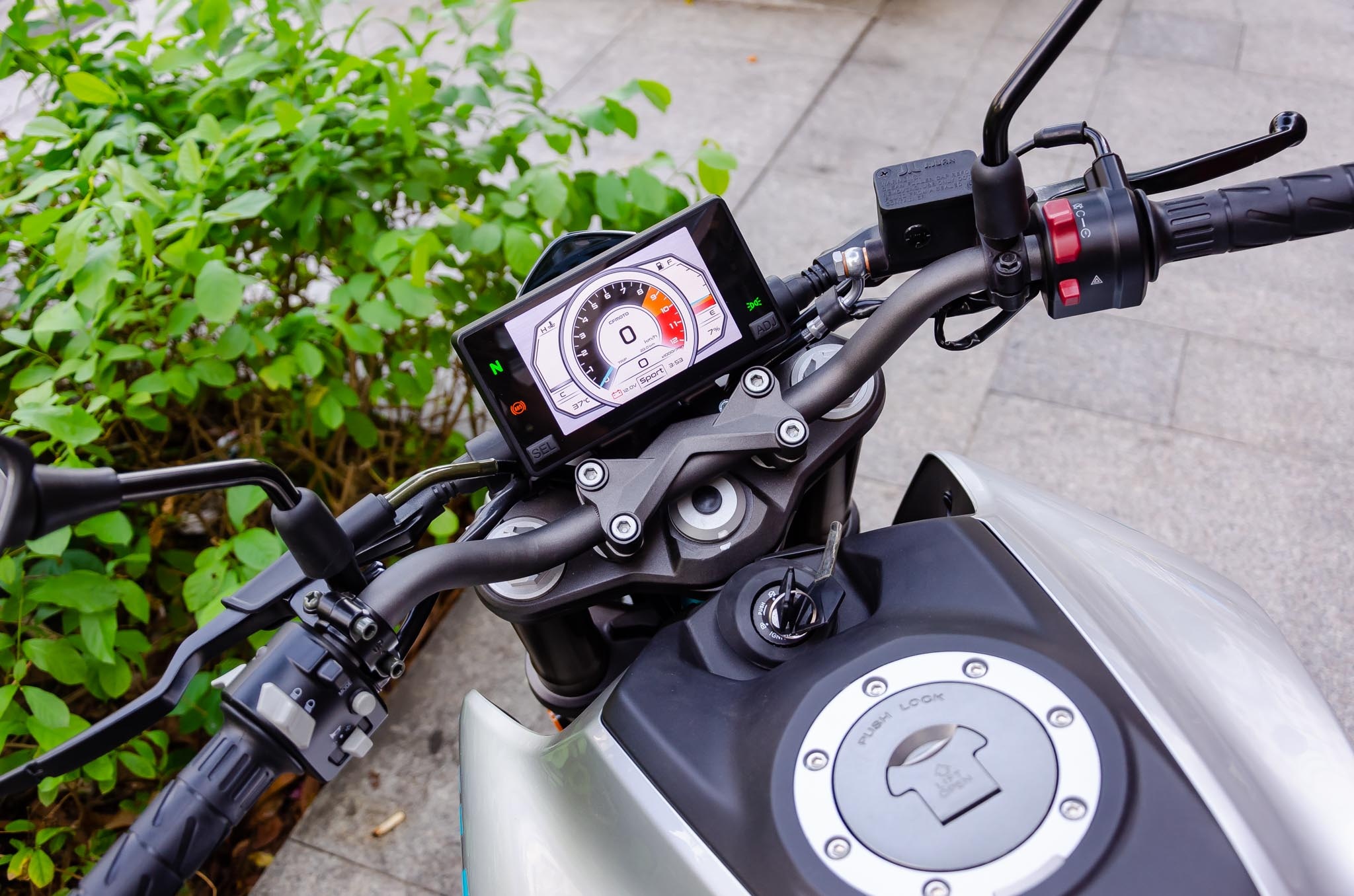 gia xe cfmoto anh 12