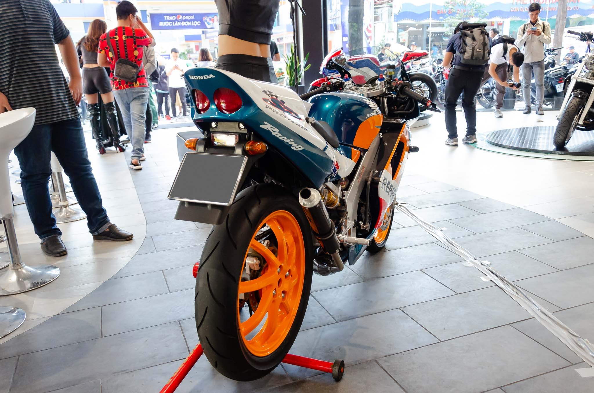 giá Honda nsr150 ảnh 3 gia Honda nsr150 anh 3