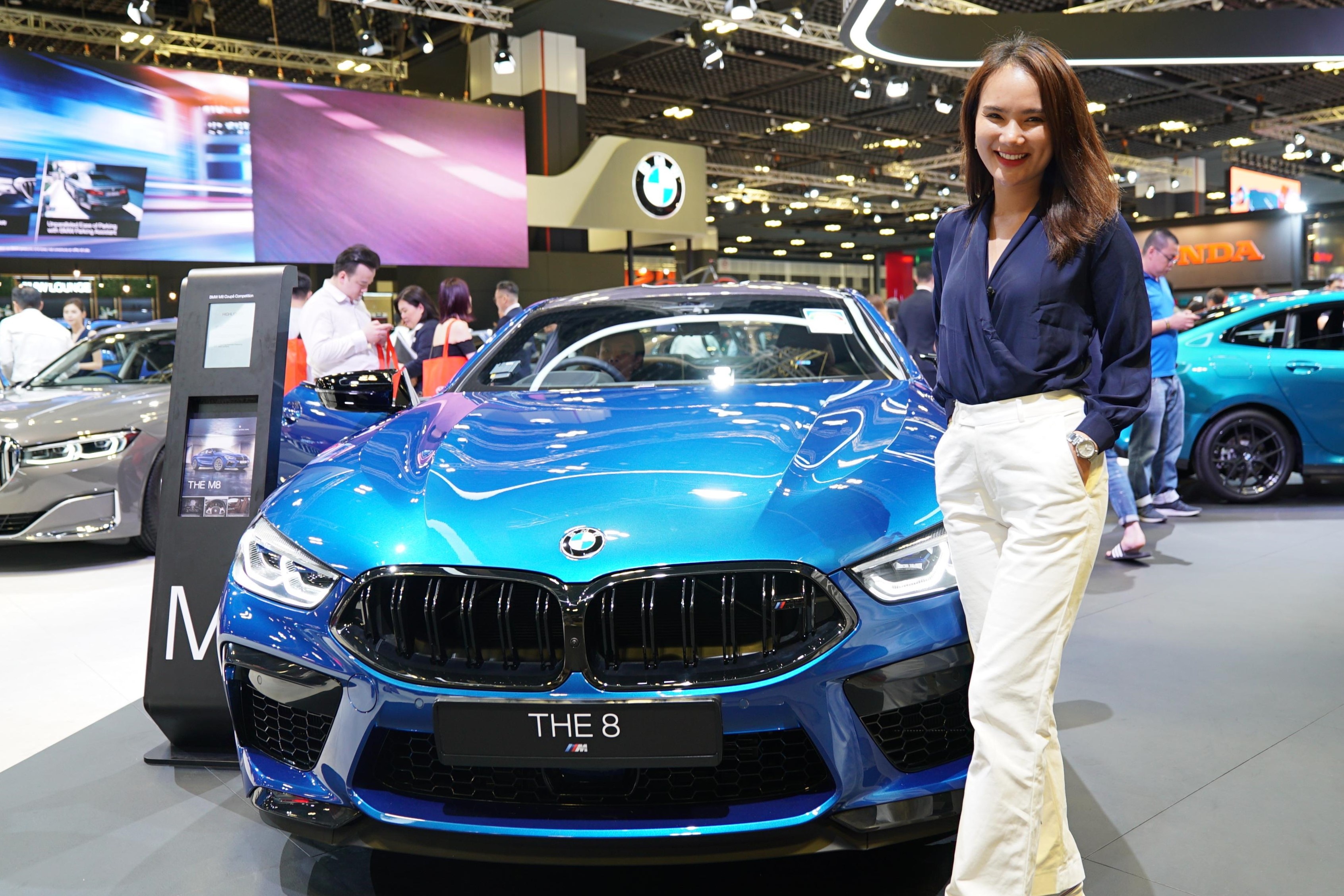 Thu ngoi BMW M8 - ban the thao 2 cua manh nhat cua hang xe Duc hinh anh
