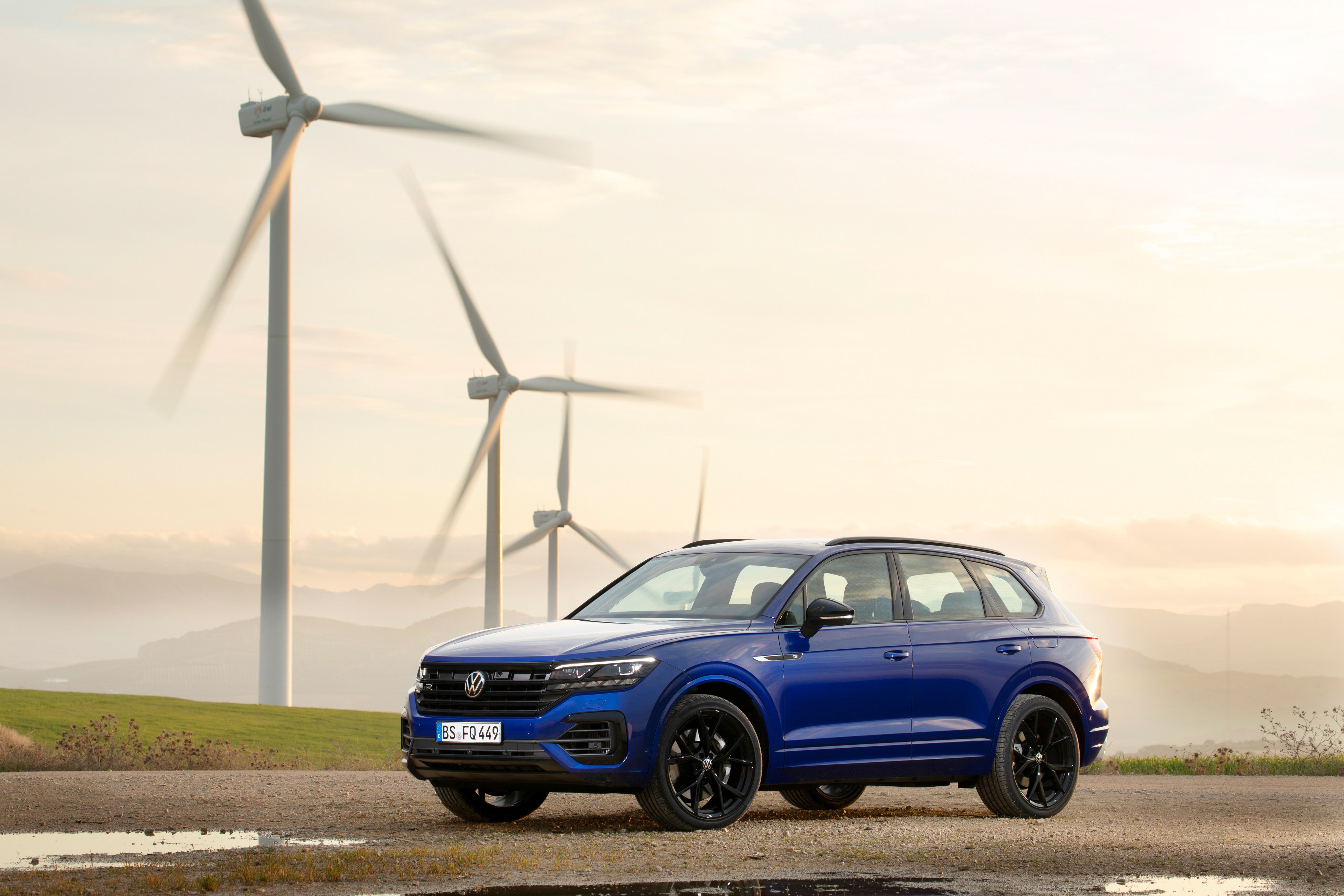 Volkswagen Touareg anh 1