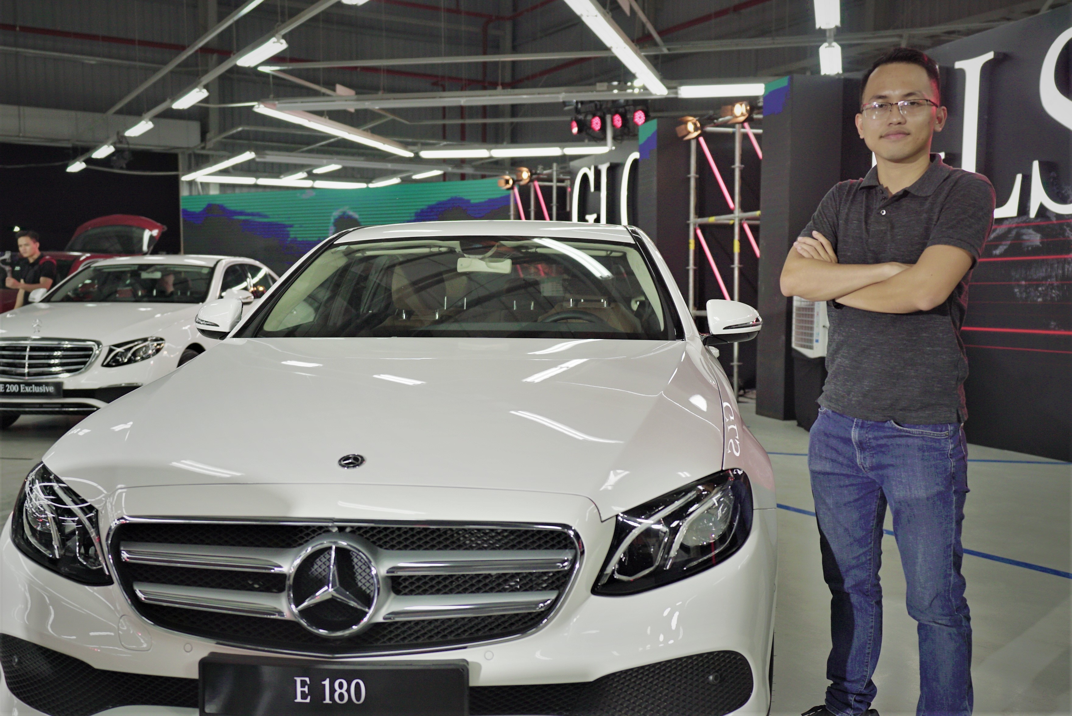 Danh gia nhanh Mercedes E180 tai VN - gia 2,05 ty, trang bi toi gian hinh anh