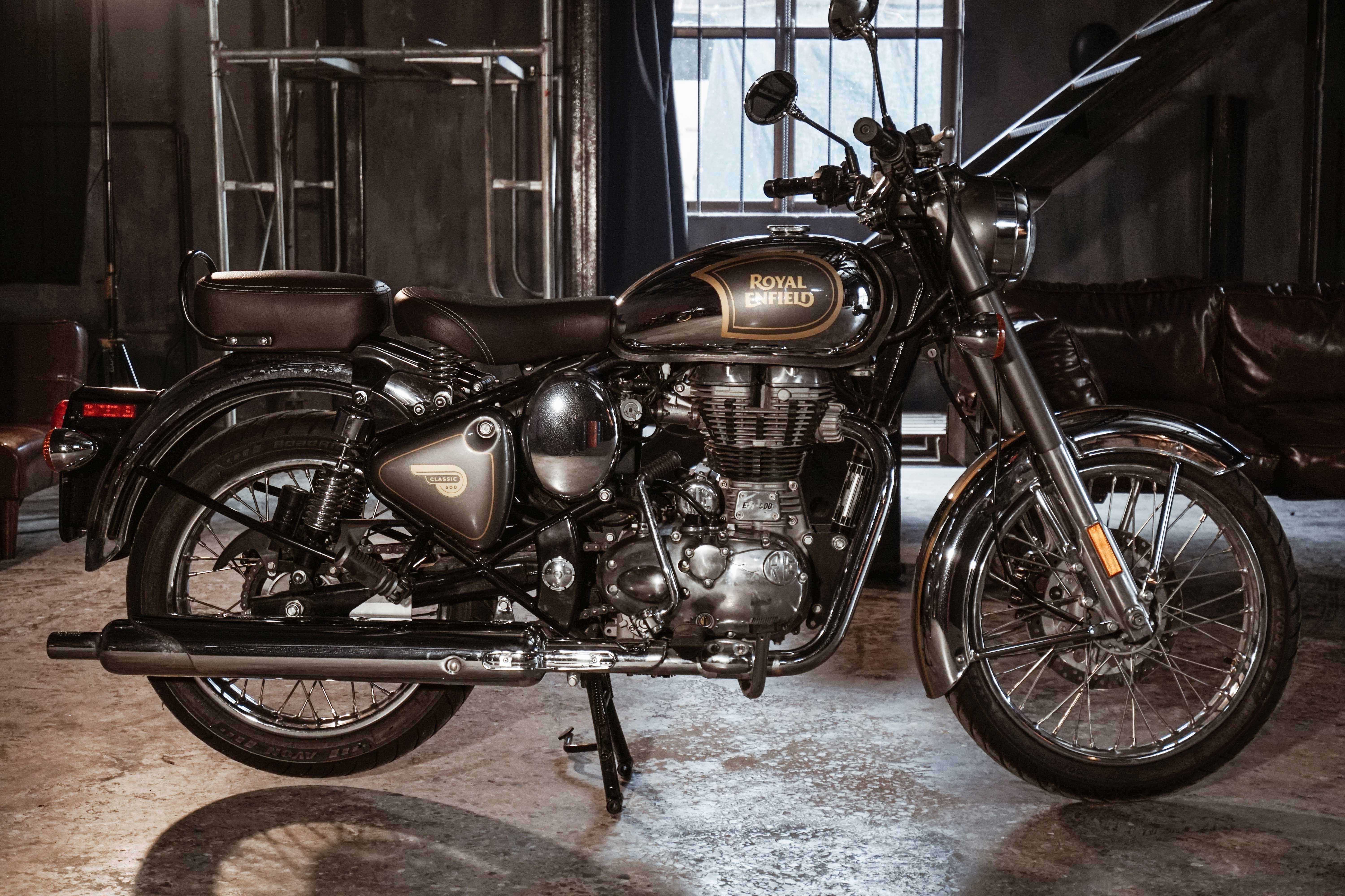 Royal Enfield Bullet va Classic 500 2020 gia tu 131 trieu tai VN hinh anh