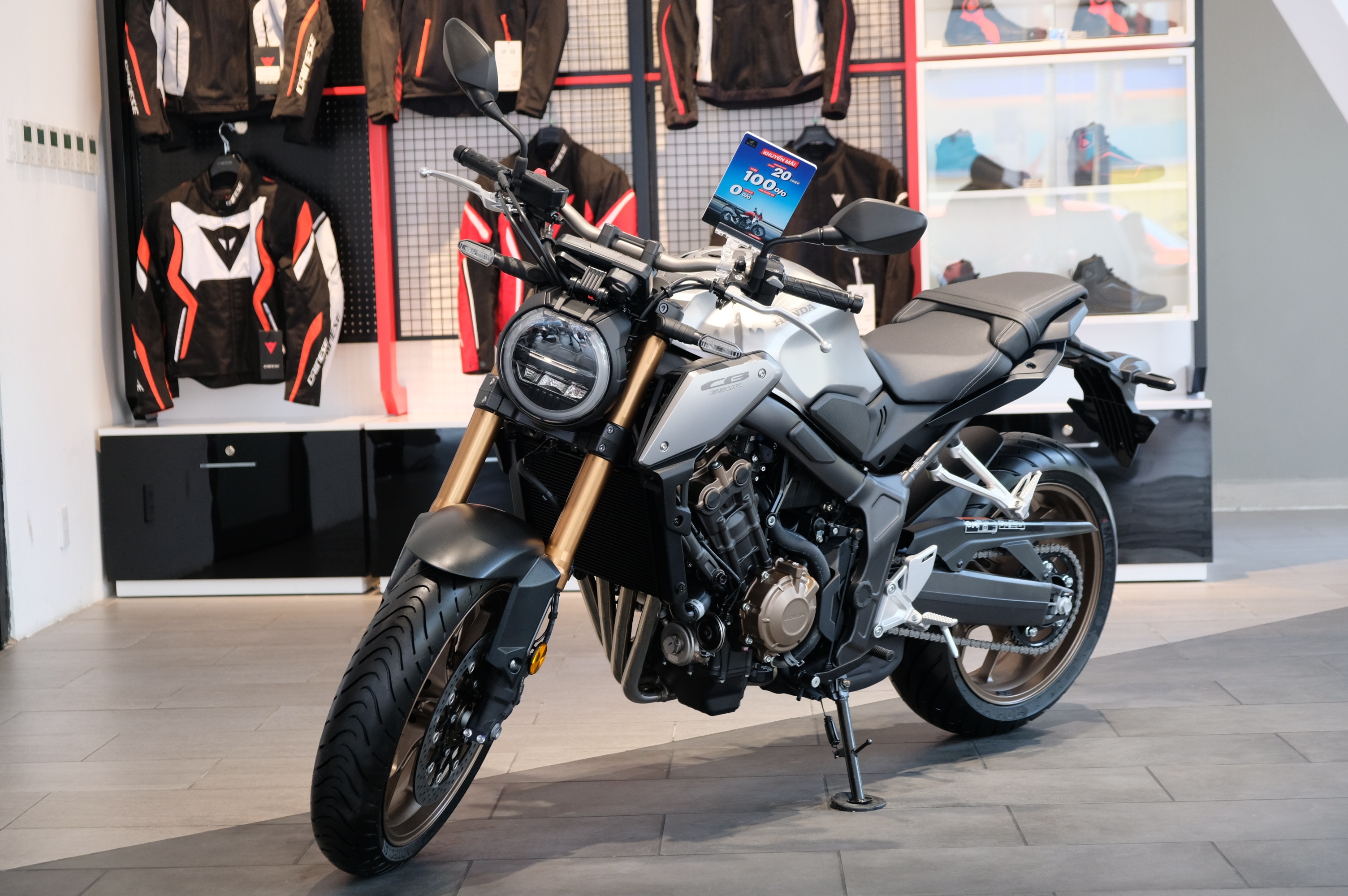 nakedbike 650 cc anh 1