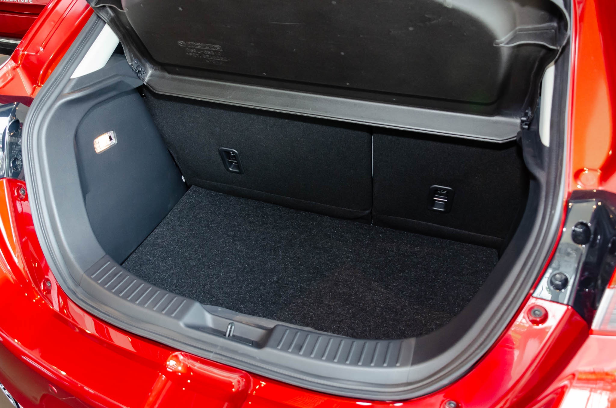 gia Mazda2 2020 anh 24