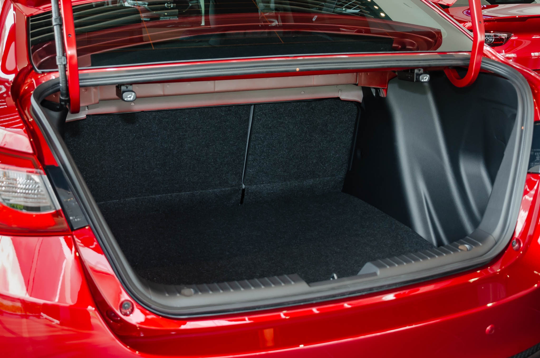 gia Mazda2 2020 anh 23