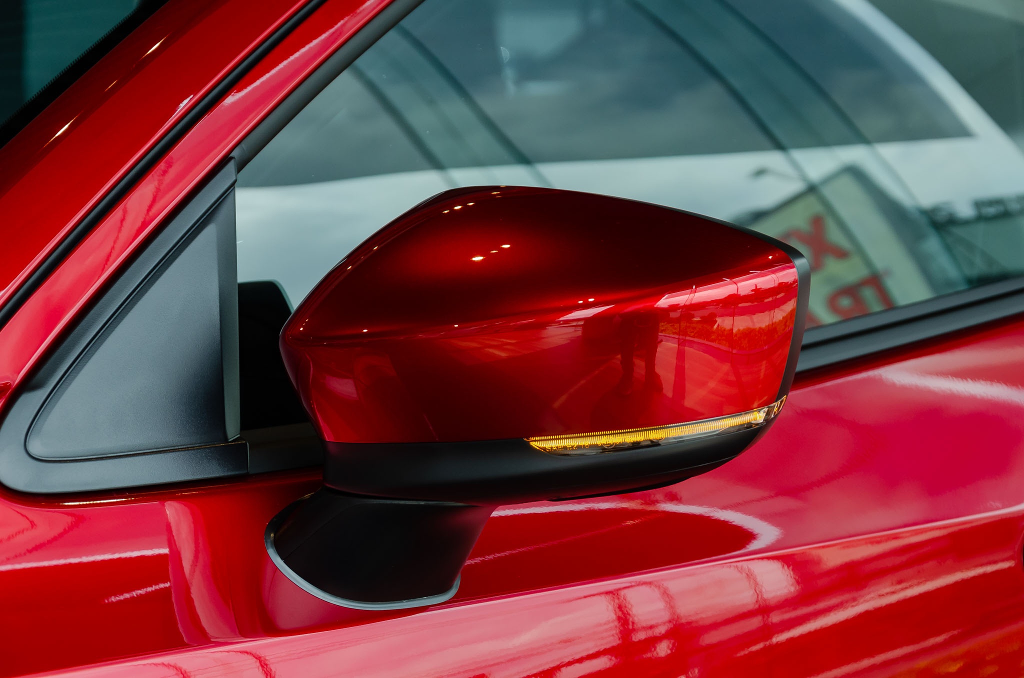 gia Mazda2 2020 anh 12