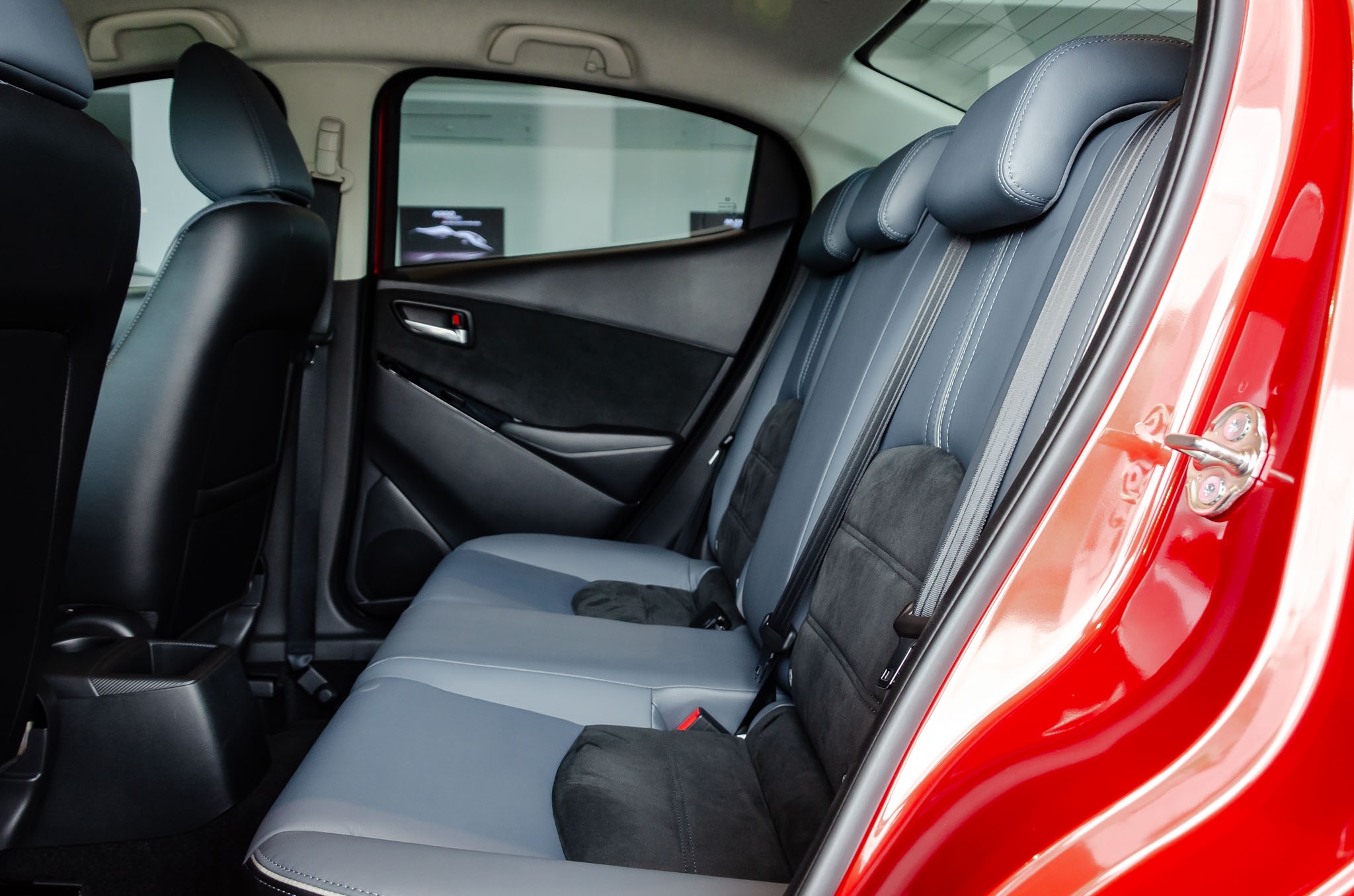 gia Mazda2 2020 anh 17