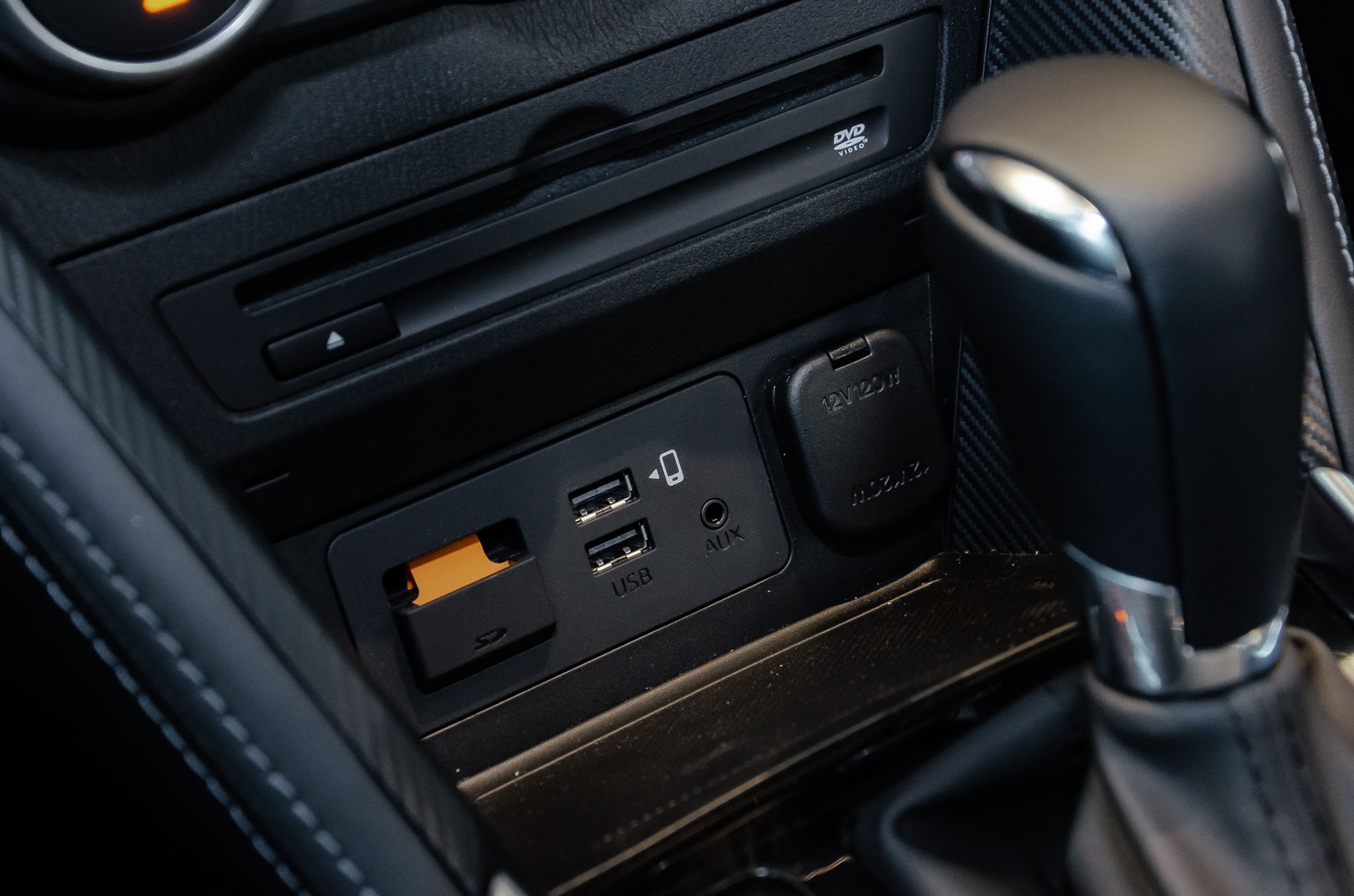 gia Mazda2 2020 anh 22