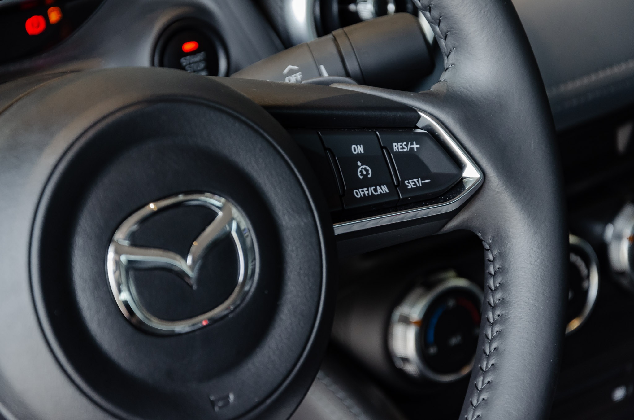 gia Mazda2 2020 anh 28