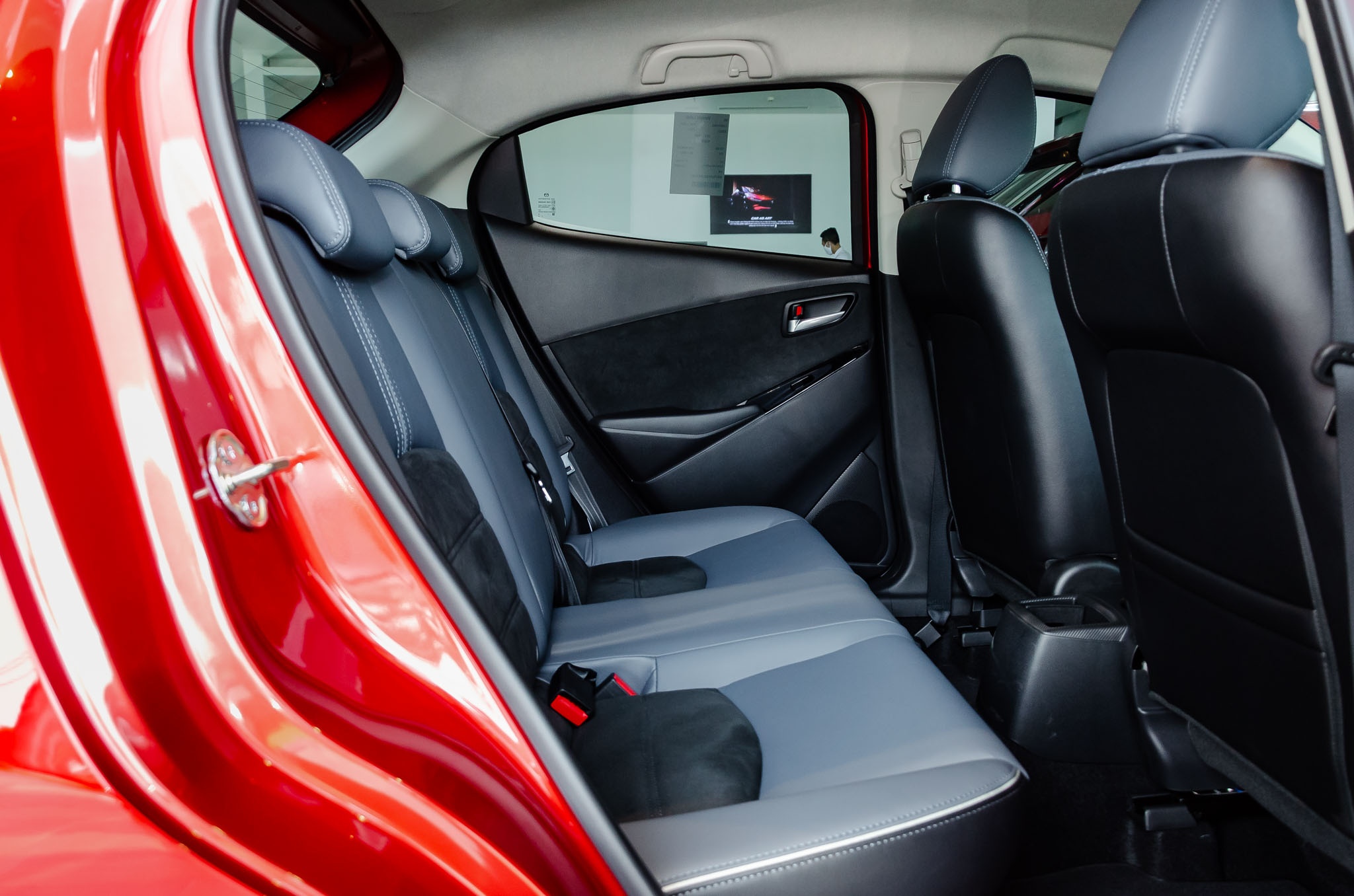 giá Toyota yaris ảnh 9 gia Toyota yaris anh 9