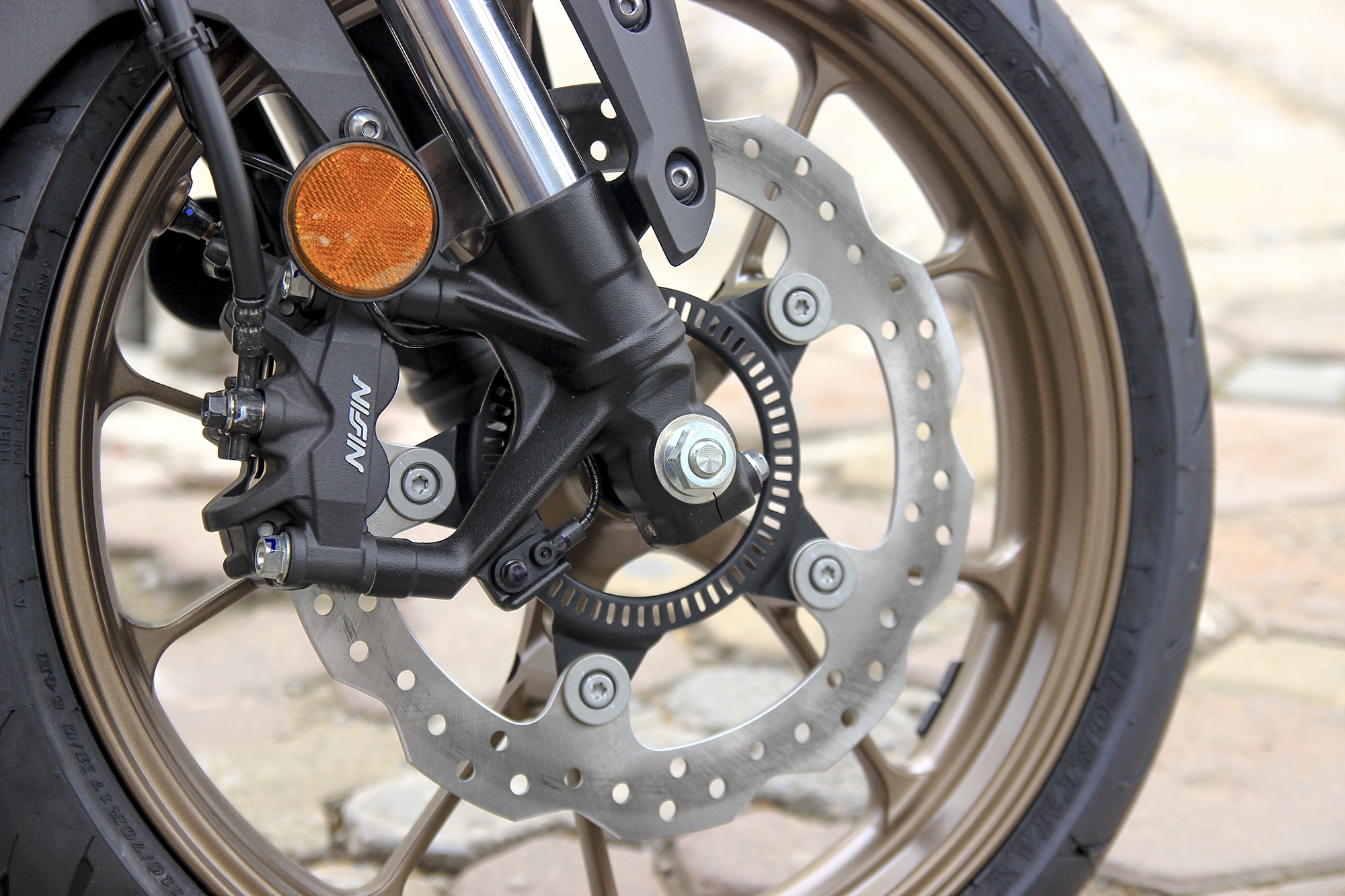 Những lựa chọn xe máy cùng tầm giá Honda SH 350i ảnh 16 Nhung lua chon xe may cung tam gia Honda SH 350i anh 16