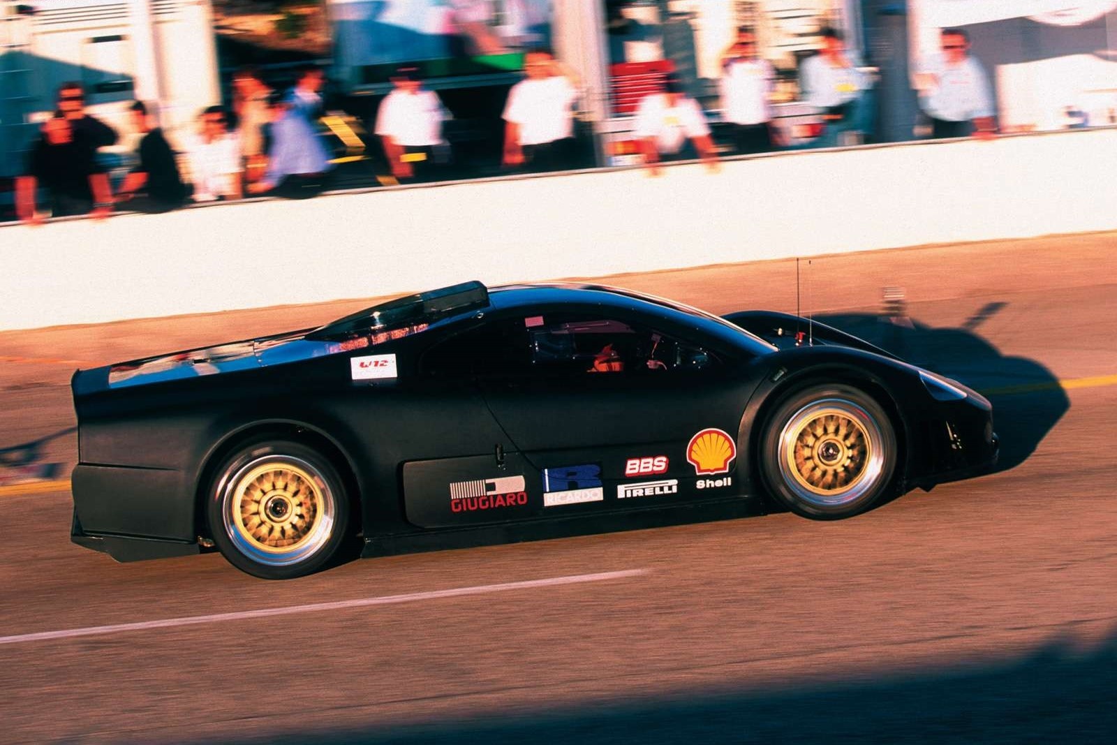 Mau concept cua Volkswagen dat nen mong cho sieu xe Bugatti Veyron hinh anh