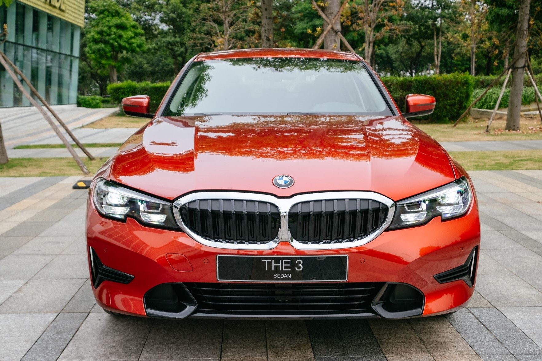BMW 3-Series giảm giá gần 200 triệu đồng ảnh 1 BMW 3-Series giam gia gan 200 trieu dong anh 1