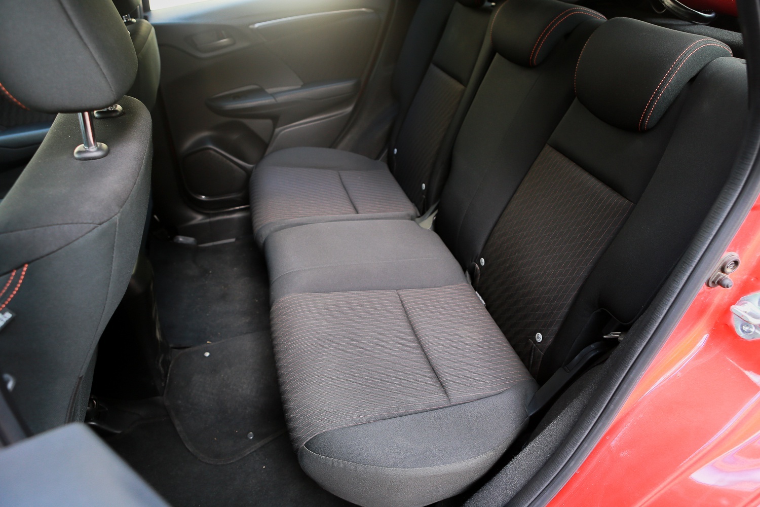 hatchback nhập khẩu ảnh 3 hatchback nhap khau anh 3