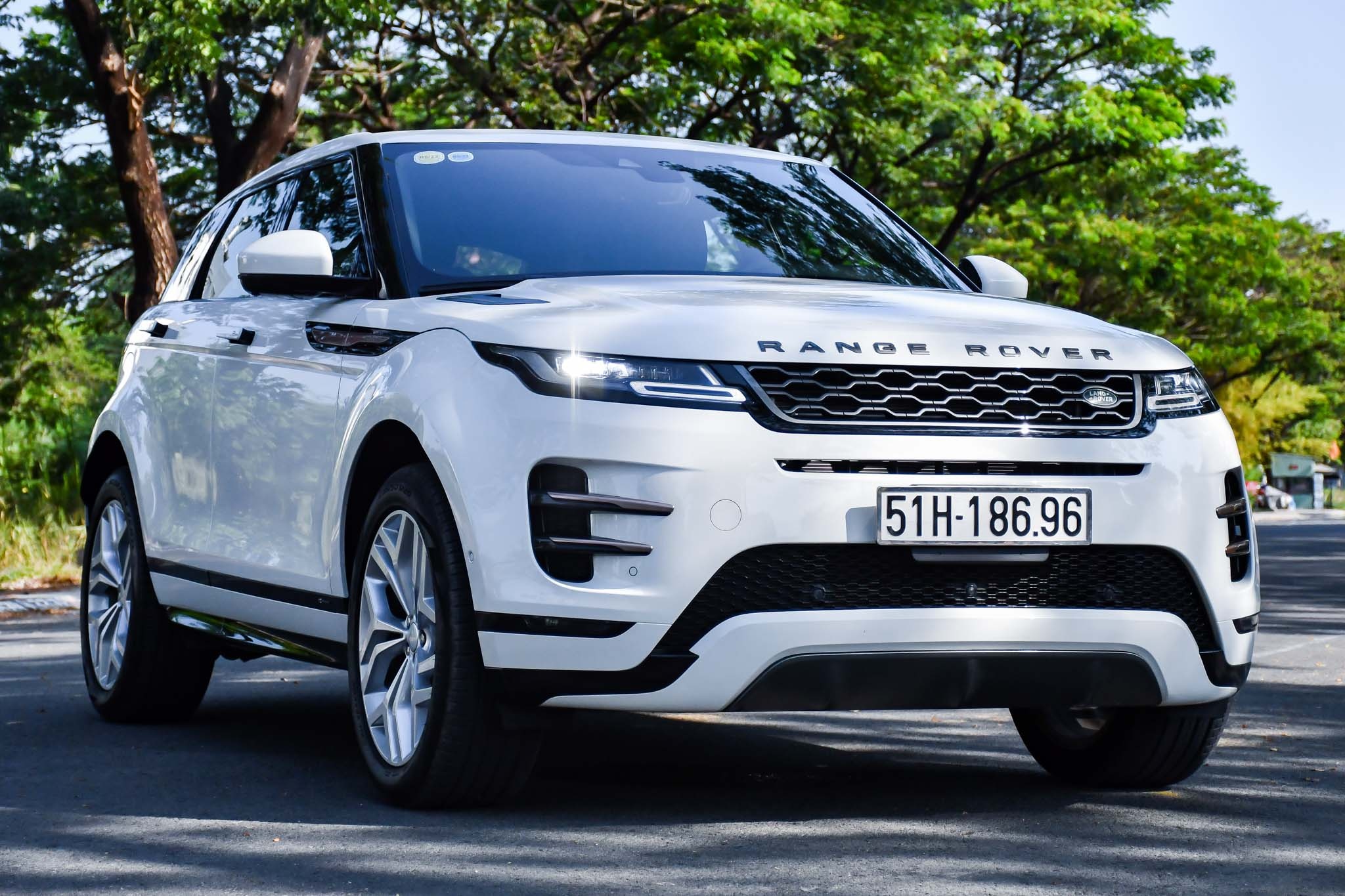 Danh gia Range Rover Evoque - gia cao, thiet ke dep va nhieu cong nghe hinh anh