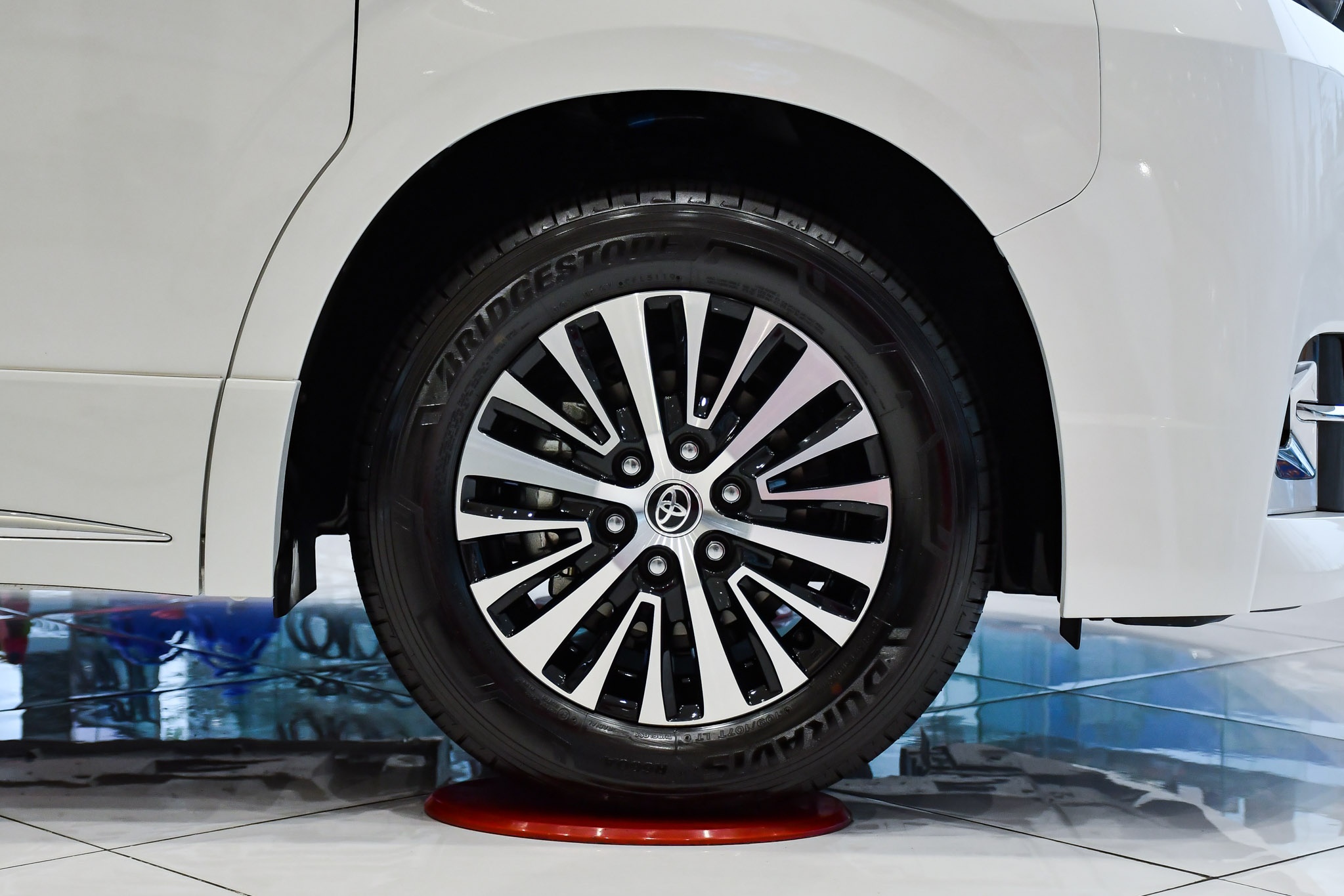 xe MPV cỡ lớn ảnh 7 xe MPV co lon anh 7