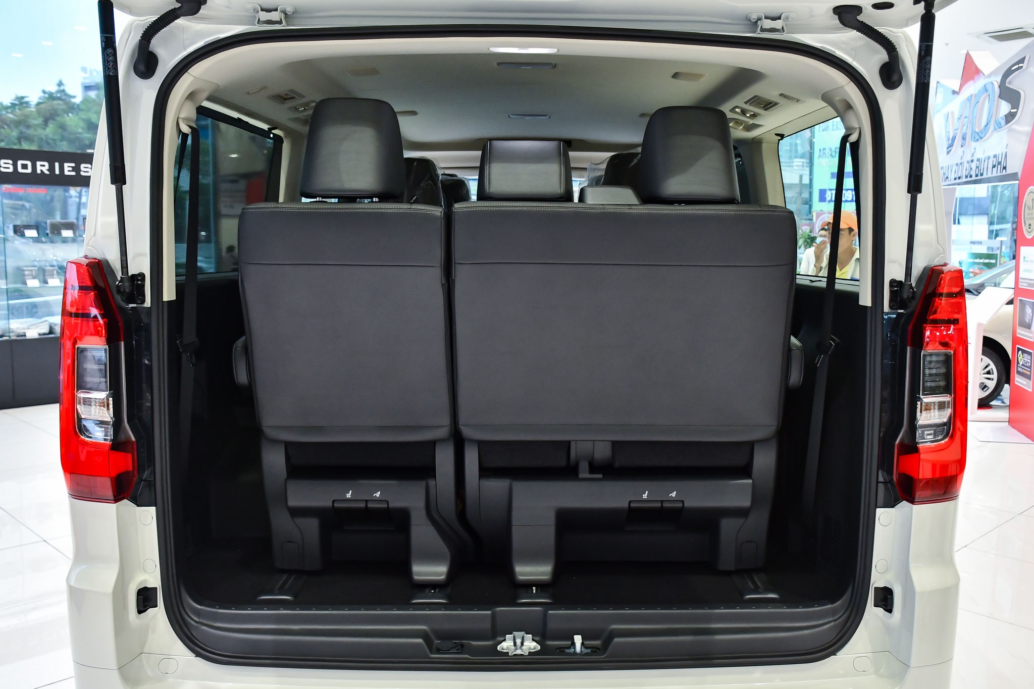 xe MPV co lon anh 17