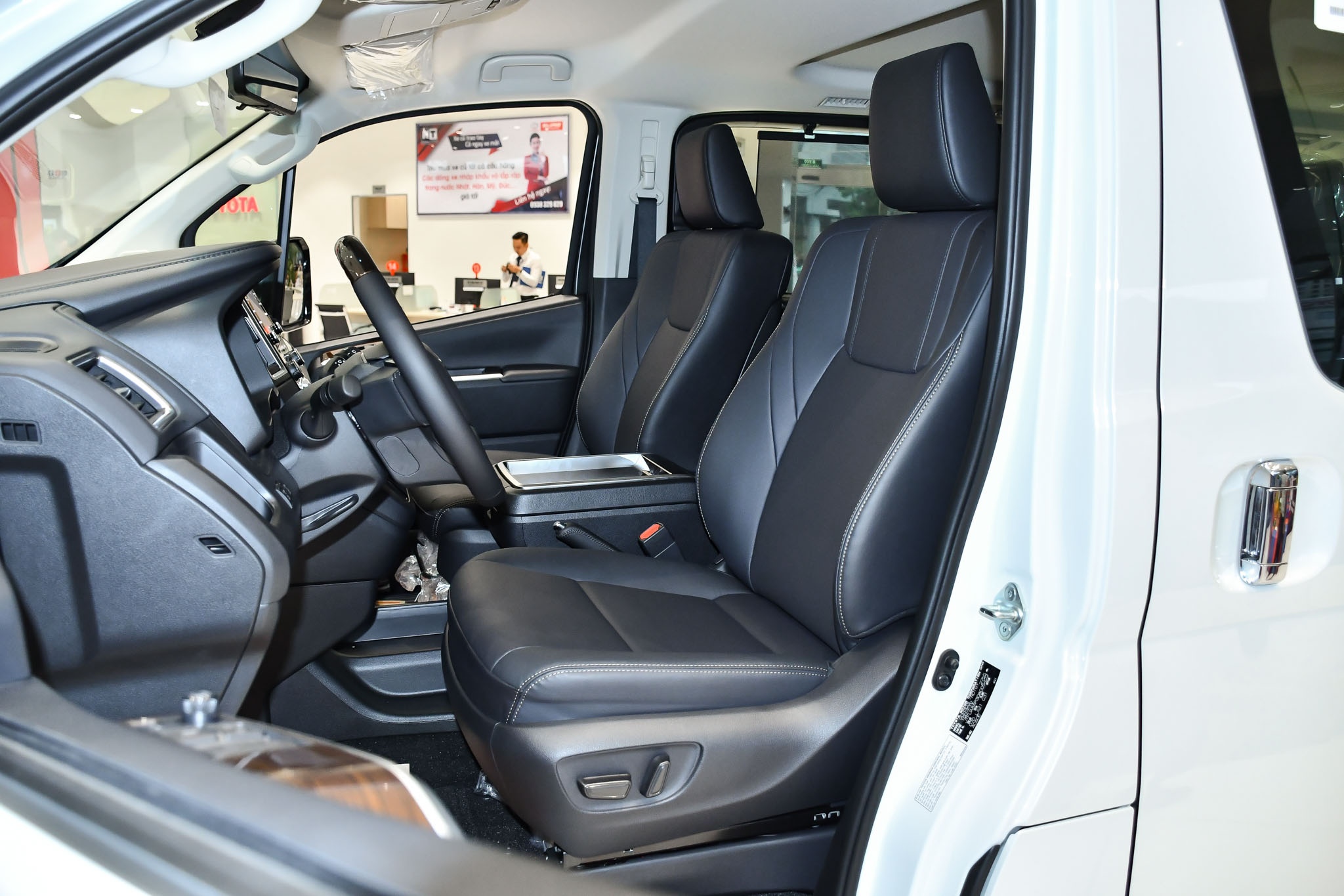 xe MPV co lon anh 10