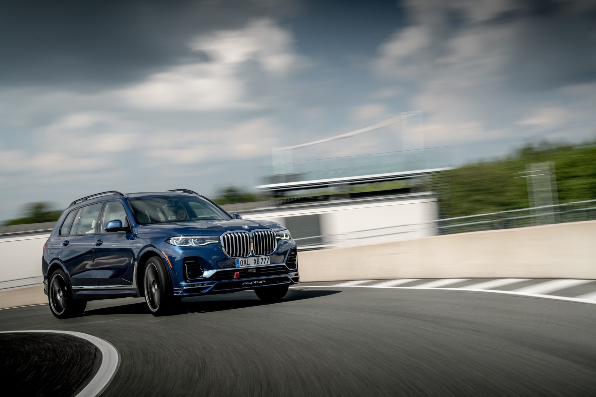 Phien ban BMW X7 hieu nang cao anh 10