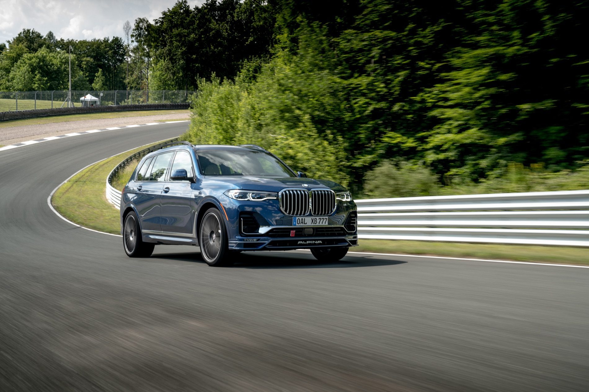 Phien ban BMW X7 hieu nang cao anh 8