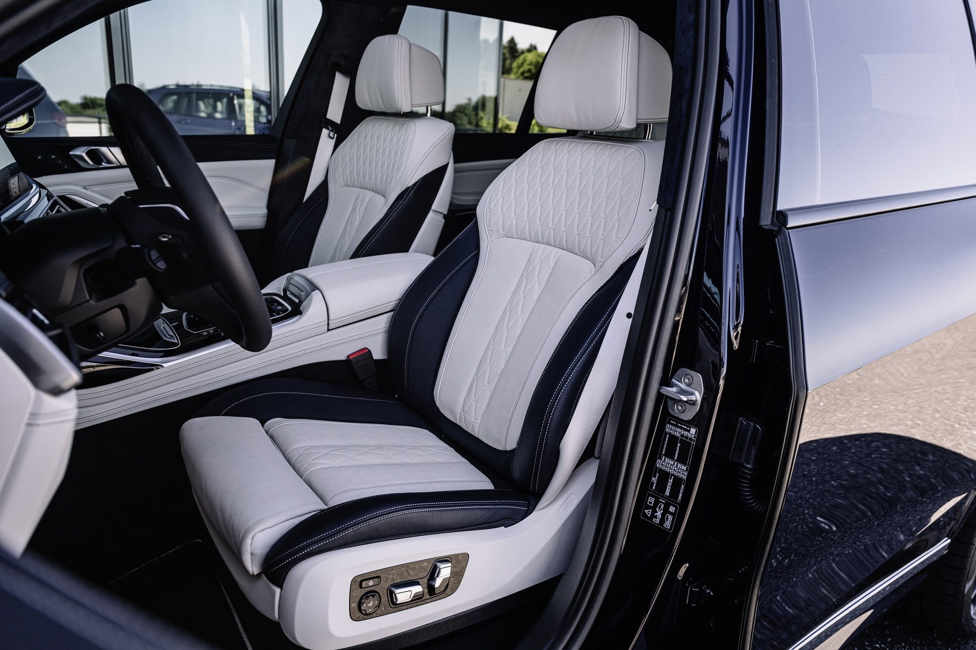 Phien ban BMW X7 hieu nang cao anh 29